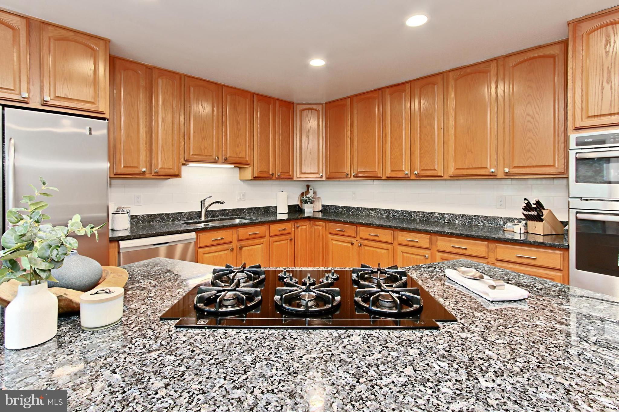 OLDE OAK RIDGE - Residential