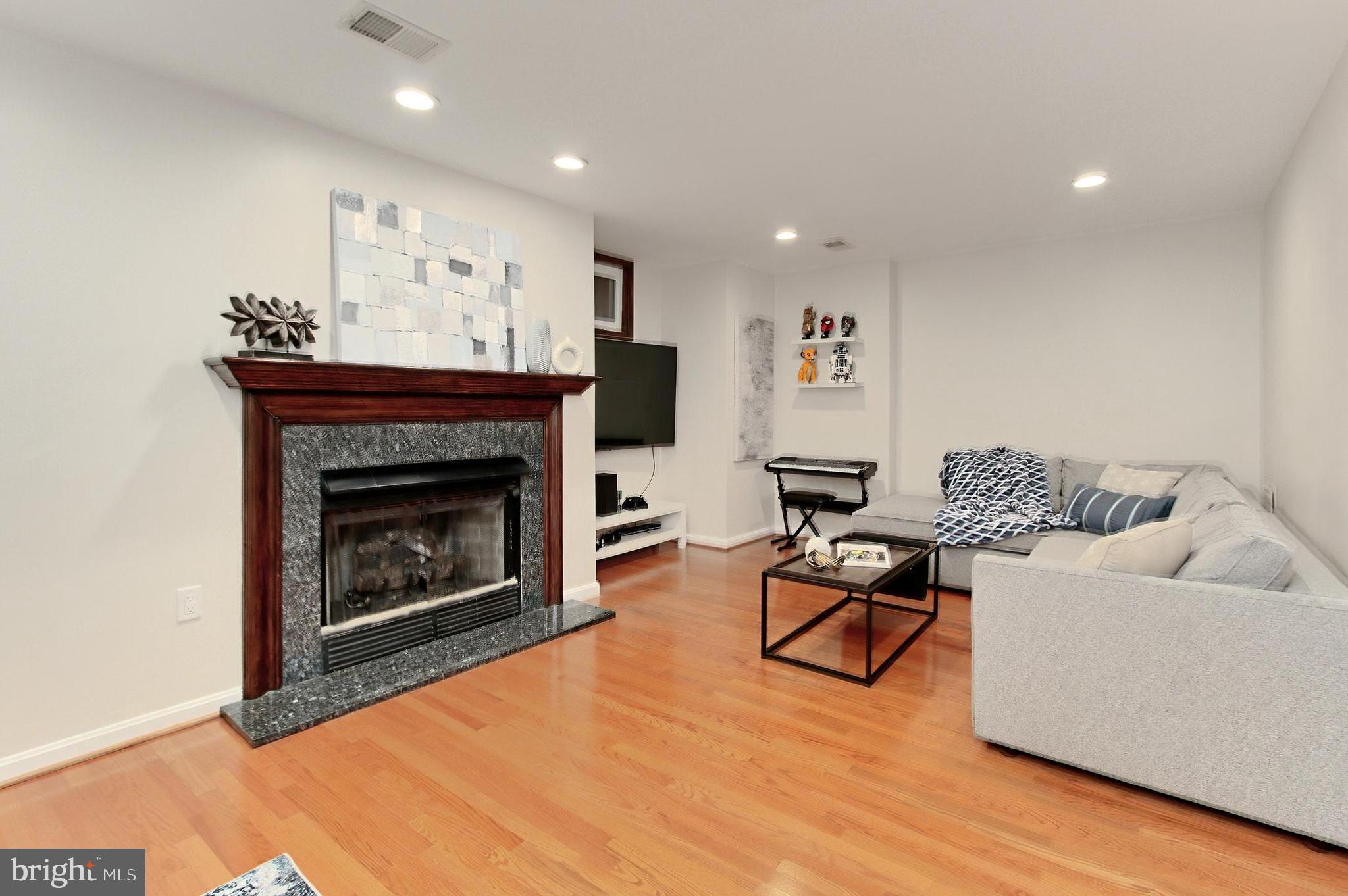 OLDE OAK RIDGE - Residential