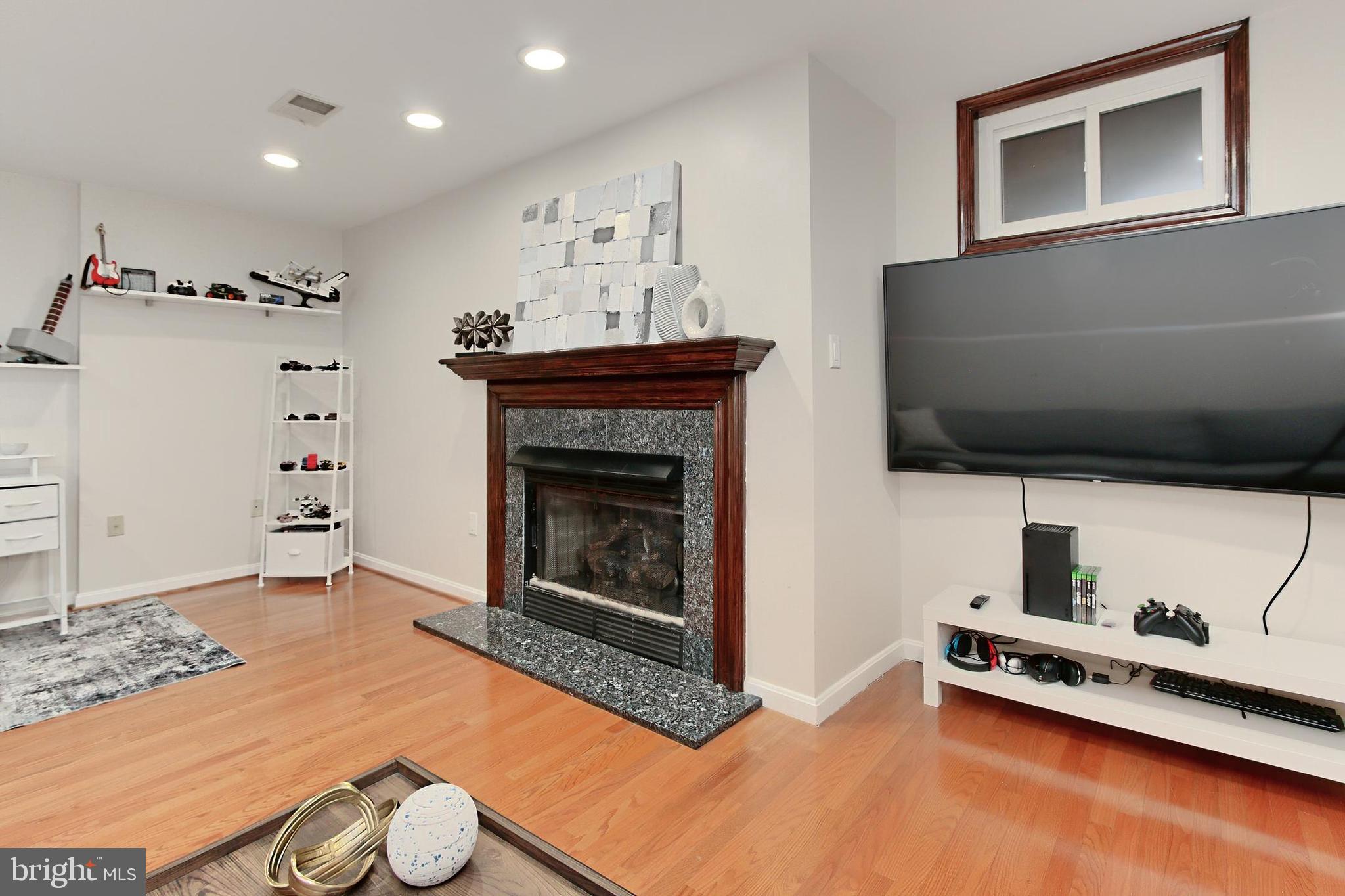 OLDE OAK RIDGE - Residential