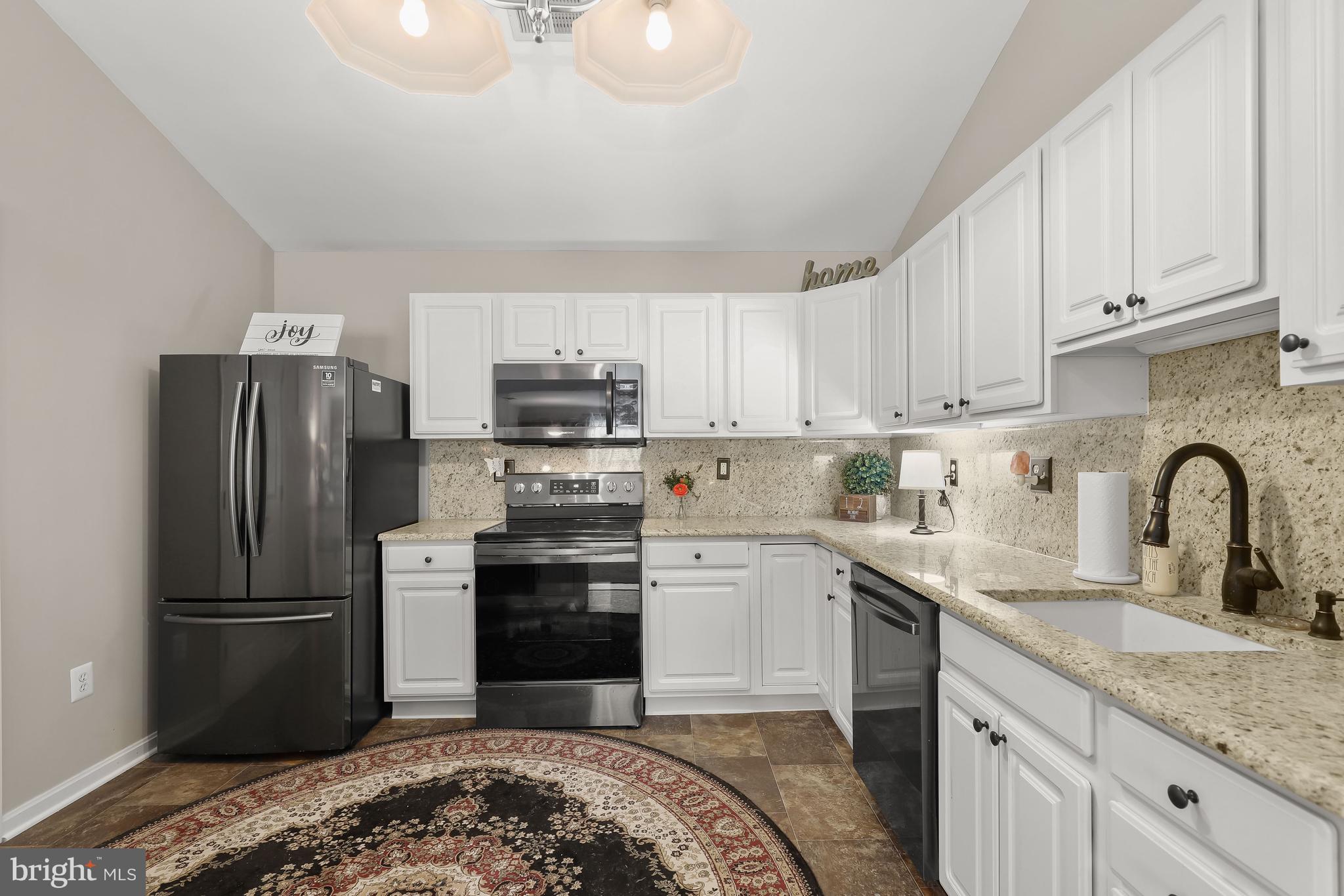 WINIFRED MANOR - Residential