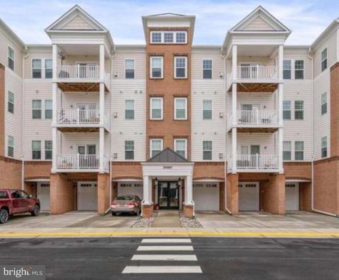 Property photo of 24661 woolly mammoth terrace 303, aldie, VA 20105