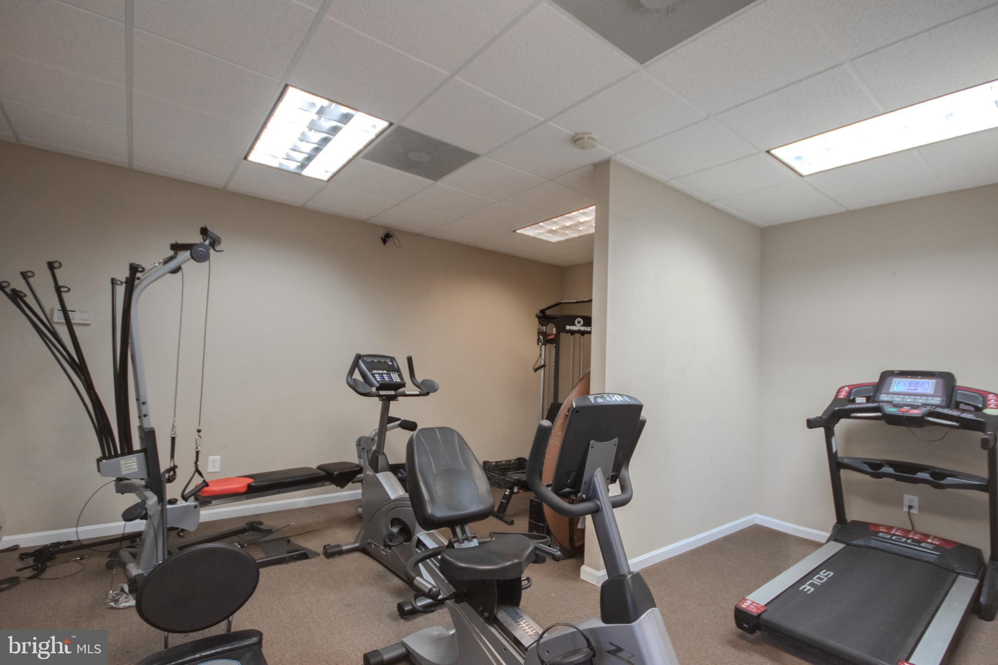 WOOD CREEK GOLF COMM - Residential