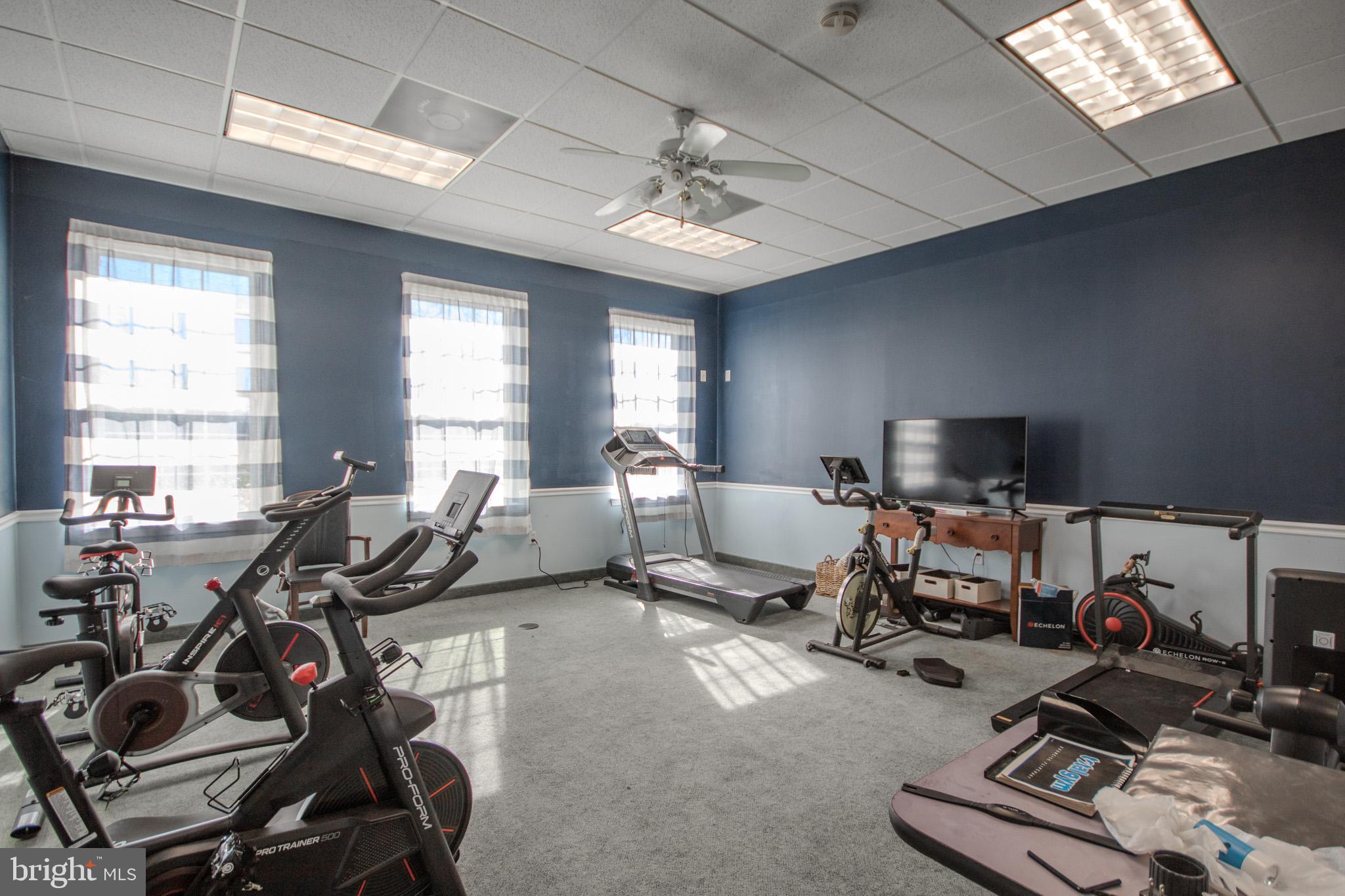 WOOD CREEK GOLF COMM - Residential