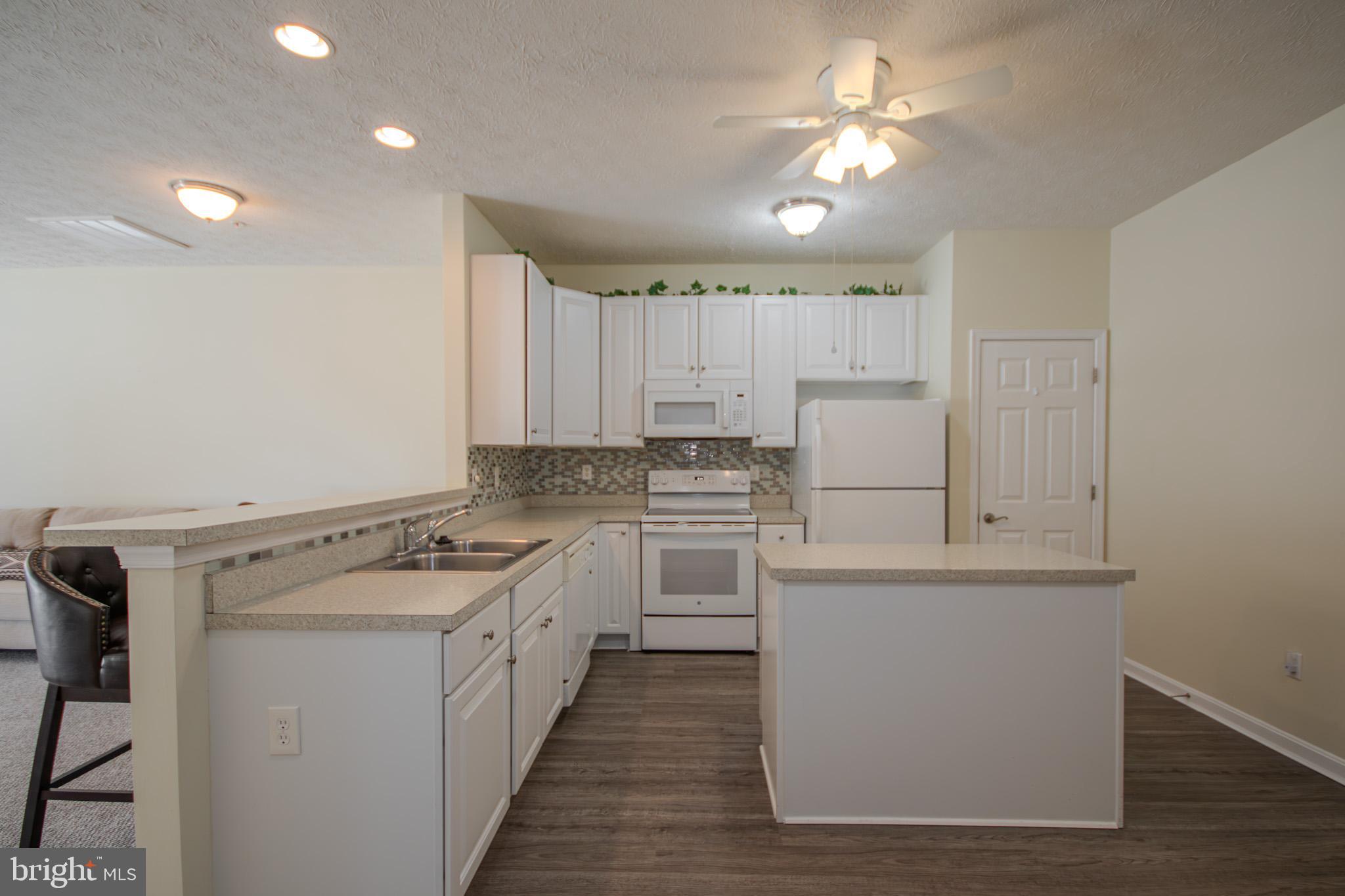 WOOD CREEK GOLF COMM - Residential