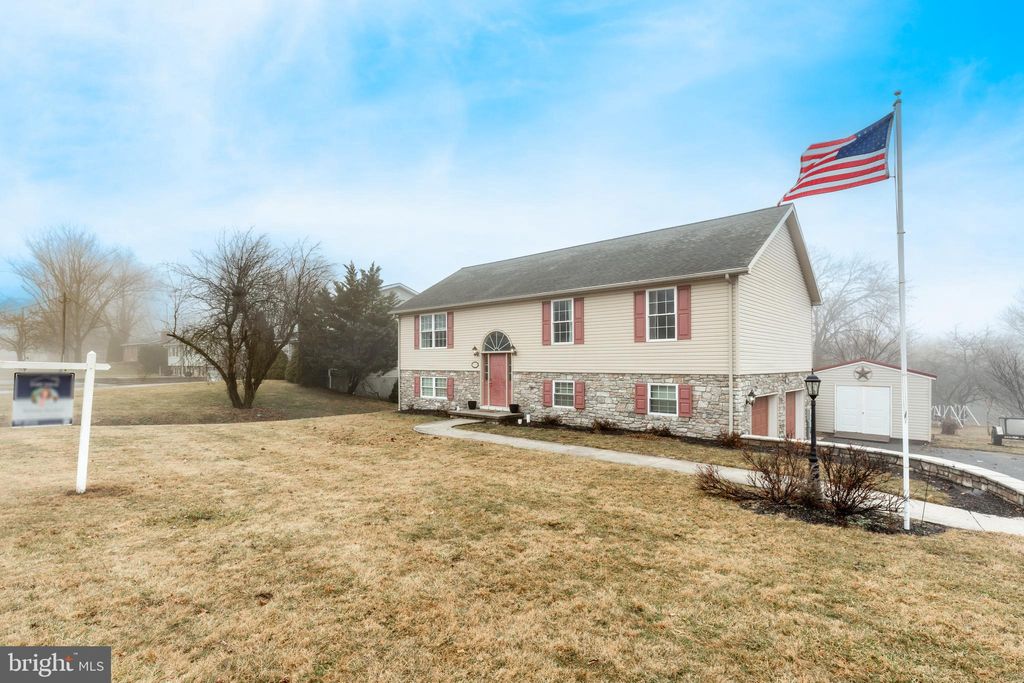 Photo of 15379 Summit Farm Dr, BLUE RIDGE SUMMIT, PA 17214 (MLS # PAFL2033068)