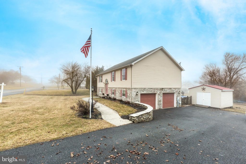 Photo of 15379 Summit Farm Dr, BLUE RIDGE SUMMIT, PA 17214 (MLS # PAFL2033068)