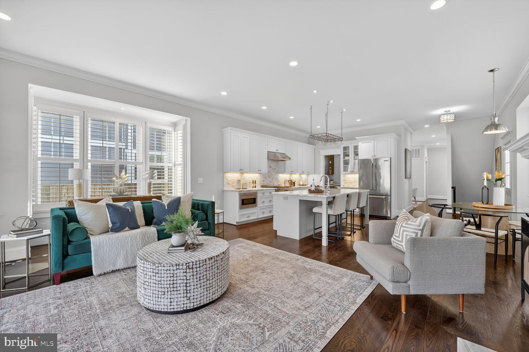 8113 WELLINGTON ROAD