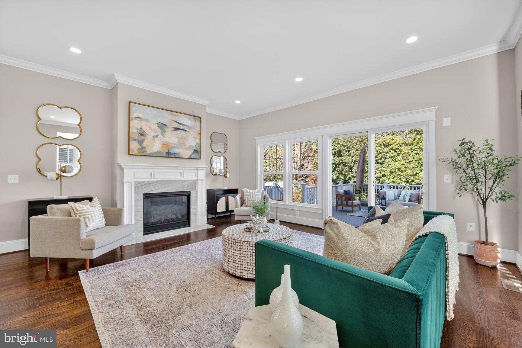 8113 WELLINGTON ROAD