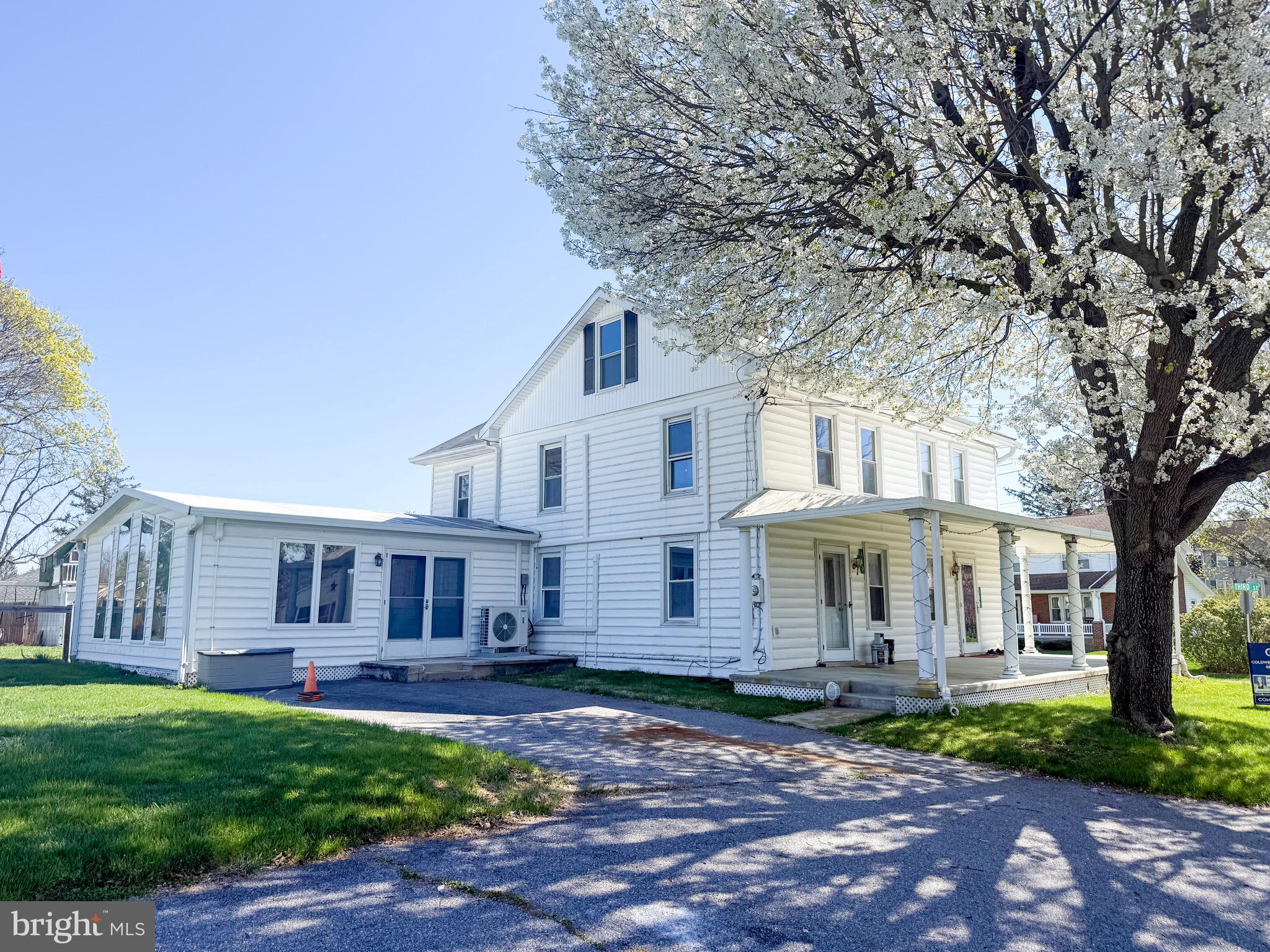 123-125 KENNEDY STREET