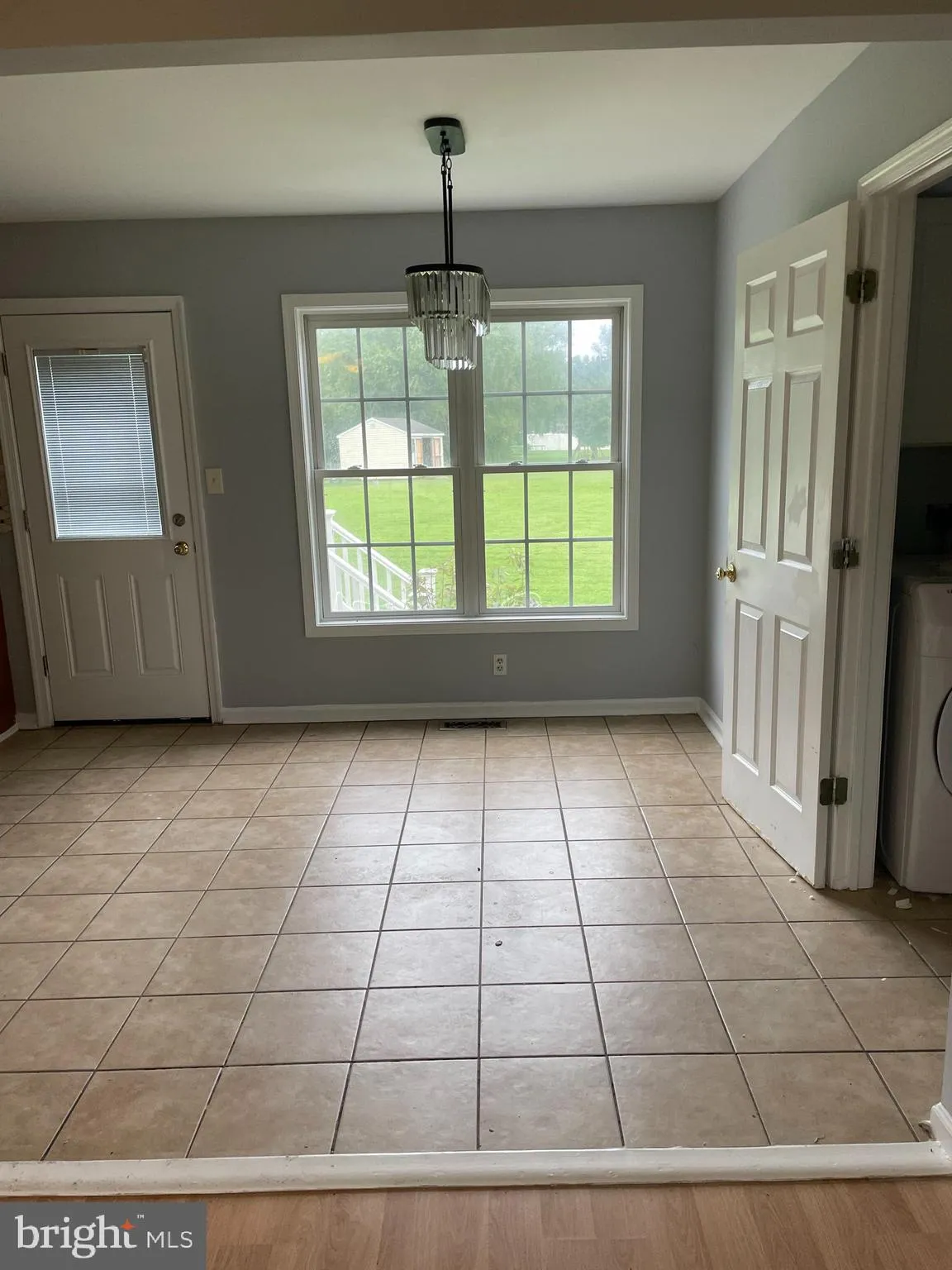 Delmar, Maryland 21875, United States, 5 Bedrooms Bedrooms, ,2 BathroomsBathrooms,Residential,Active,208921