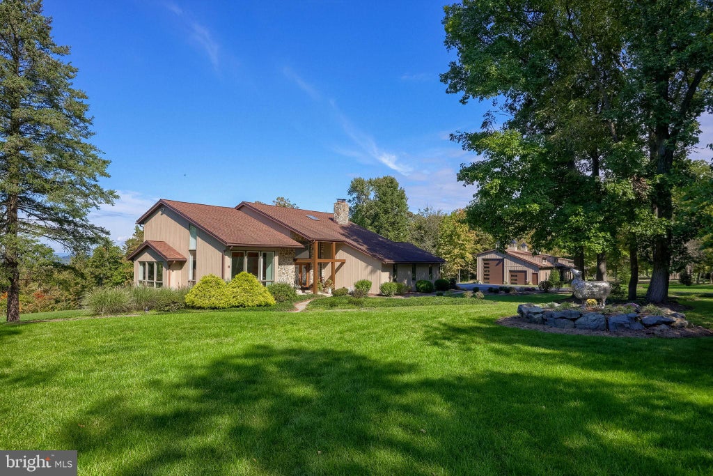 Photo of 148 Forest Lane, ELIZABETHTOWN, PA 17022 (MLS # PALA2092048)