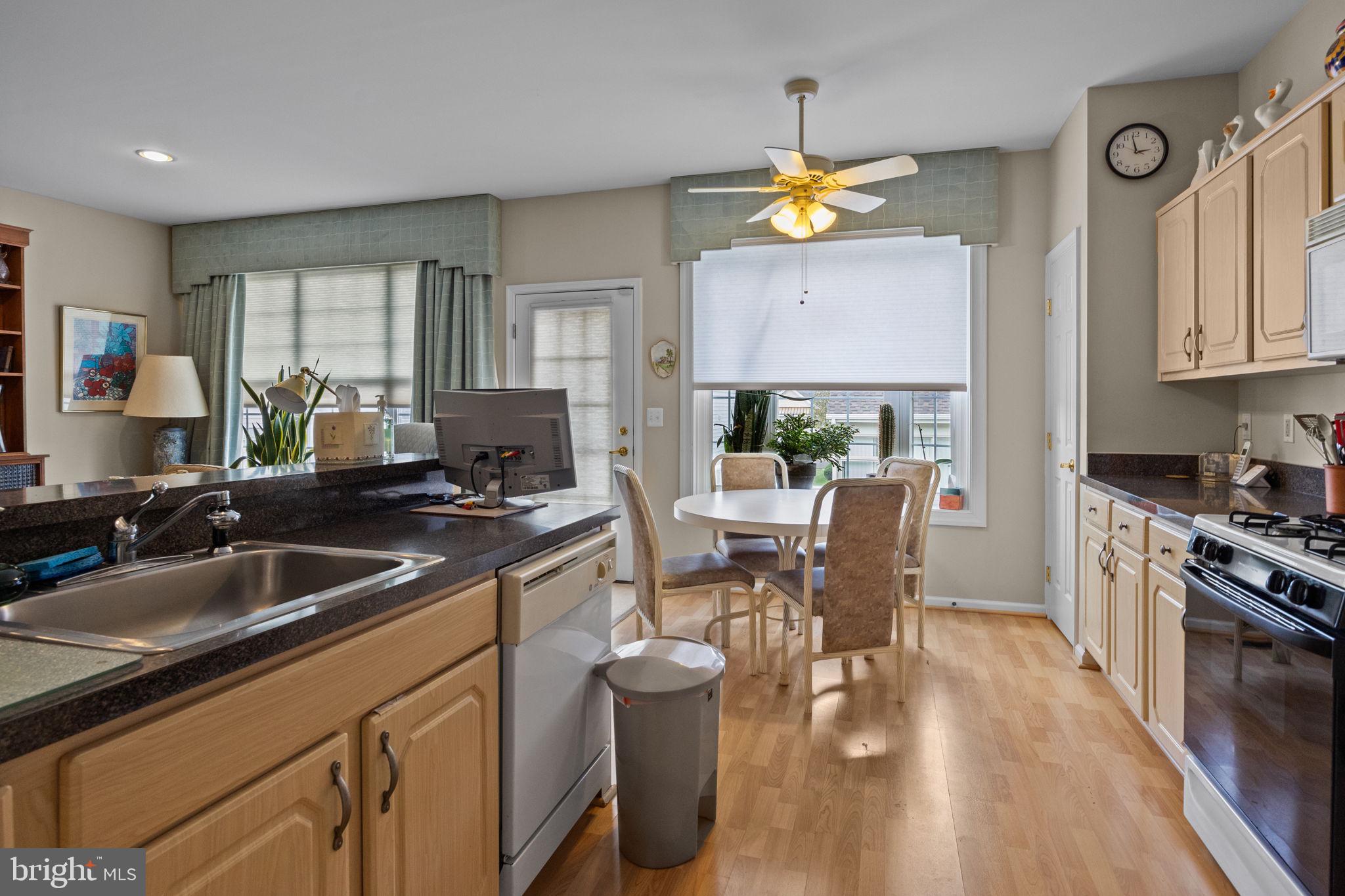 HERITAGE CR ESTS - Residential