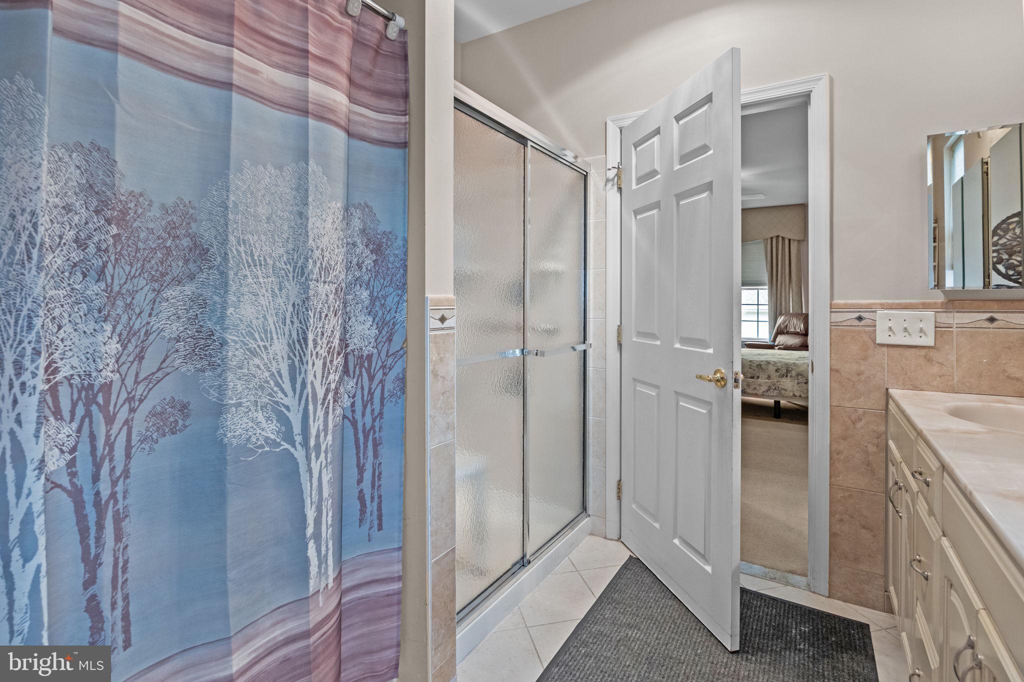 HERITAGE CR ESTS - Residential