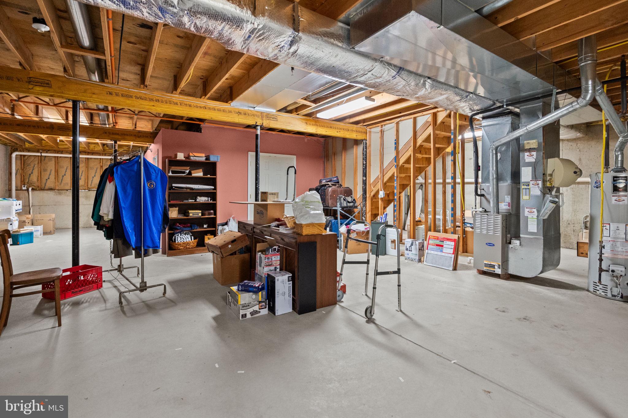 HERITAGE CR ESTS - Residential