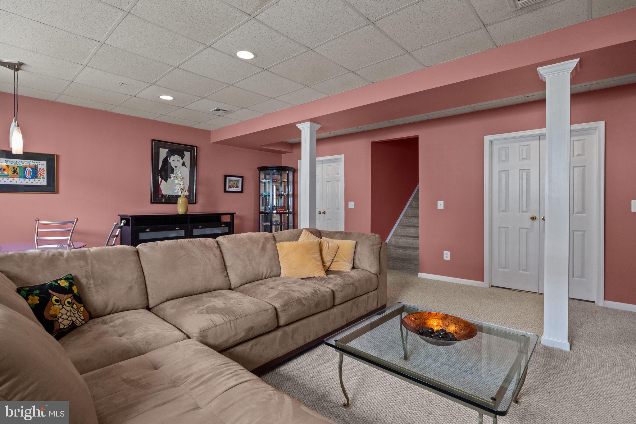 HERITAGE CR ESTS - Residential