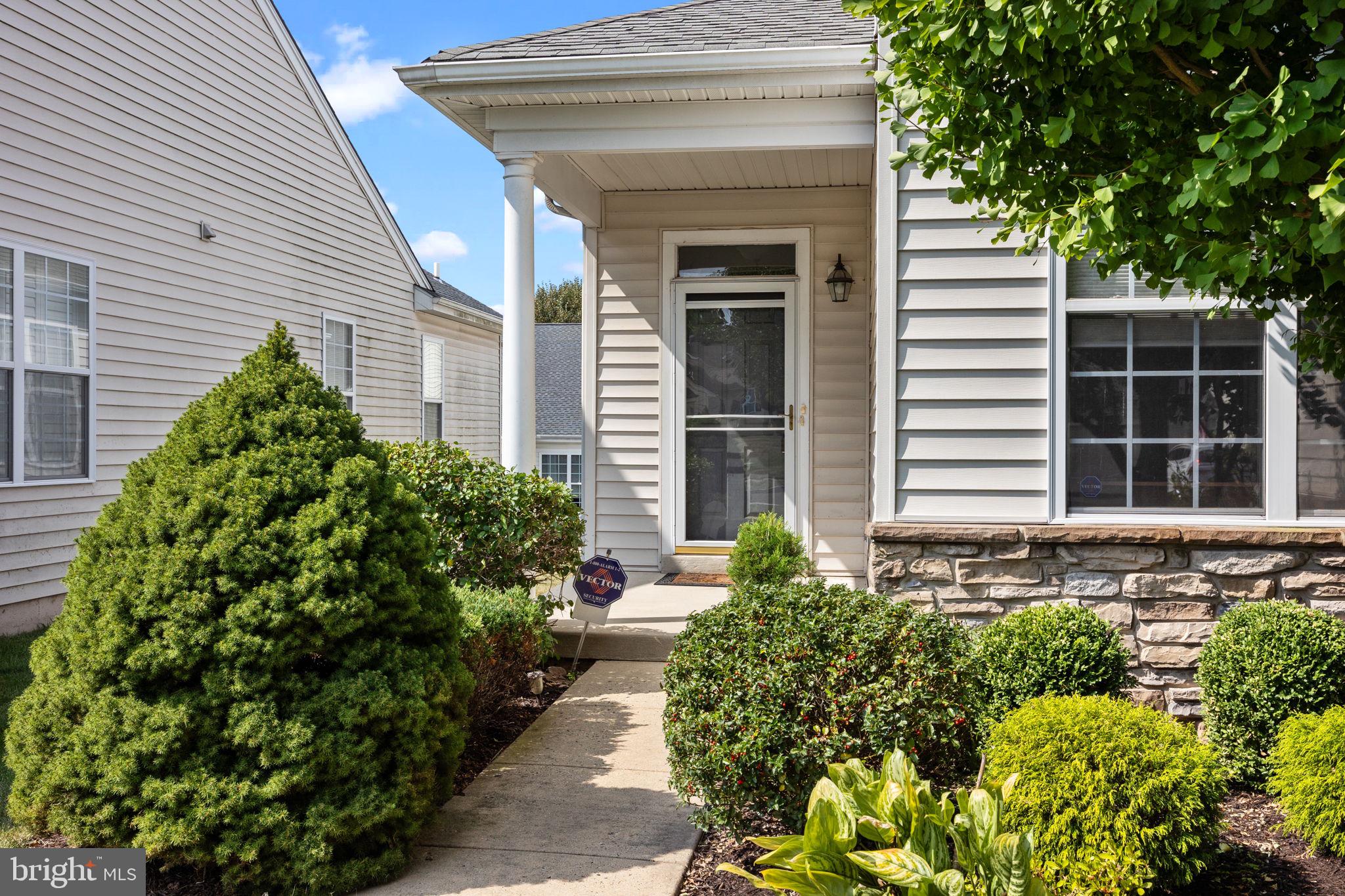 HERITAGE CR ESTS - Residential