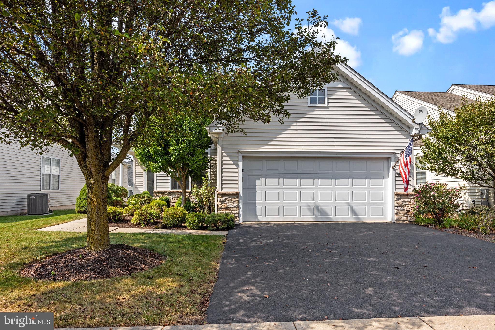 HERITAGE CR ESTS - Residential