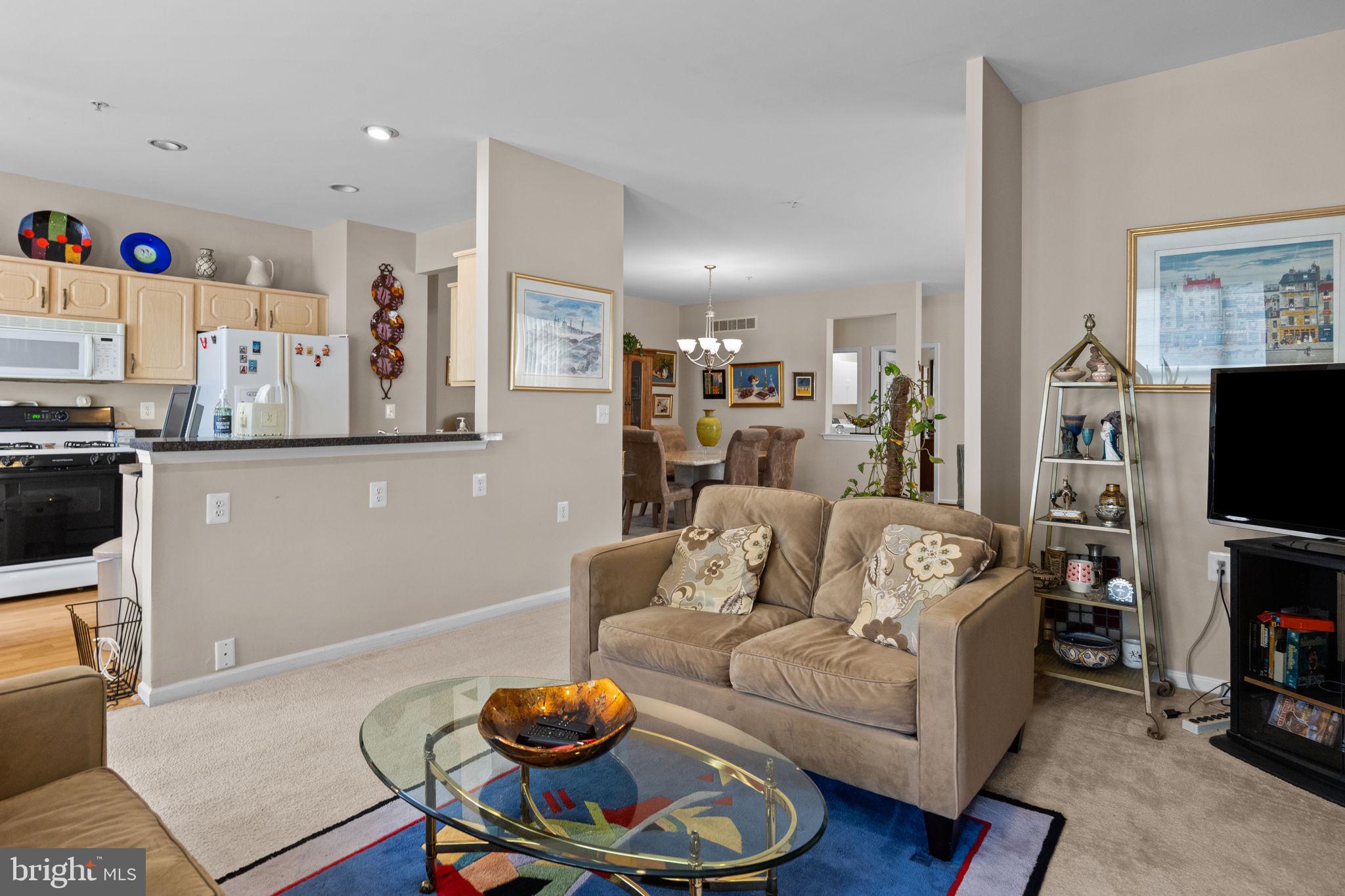 HERITAGE CR ESTS - Residential