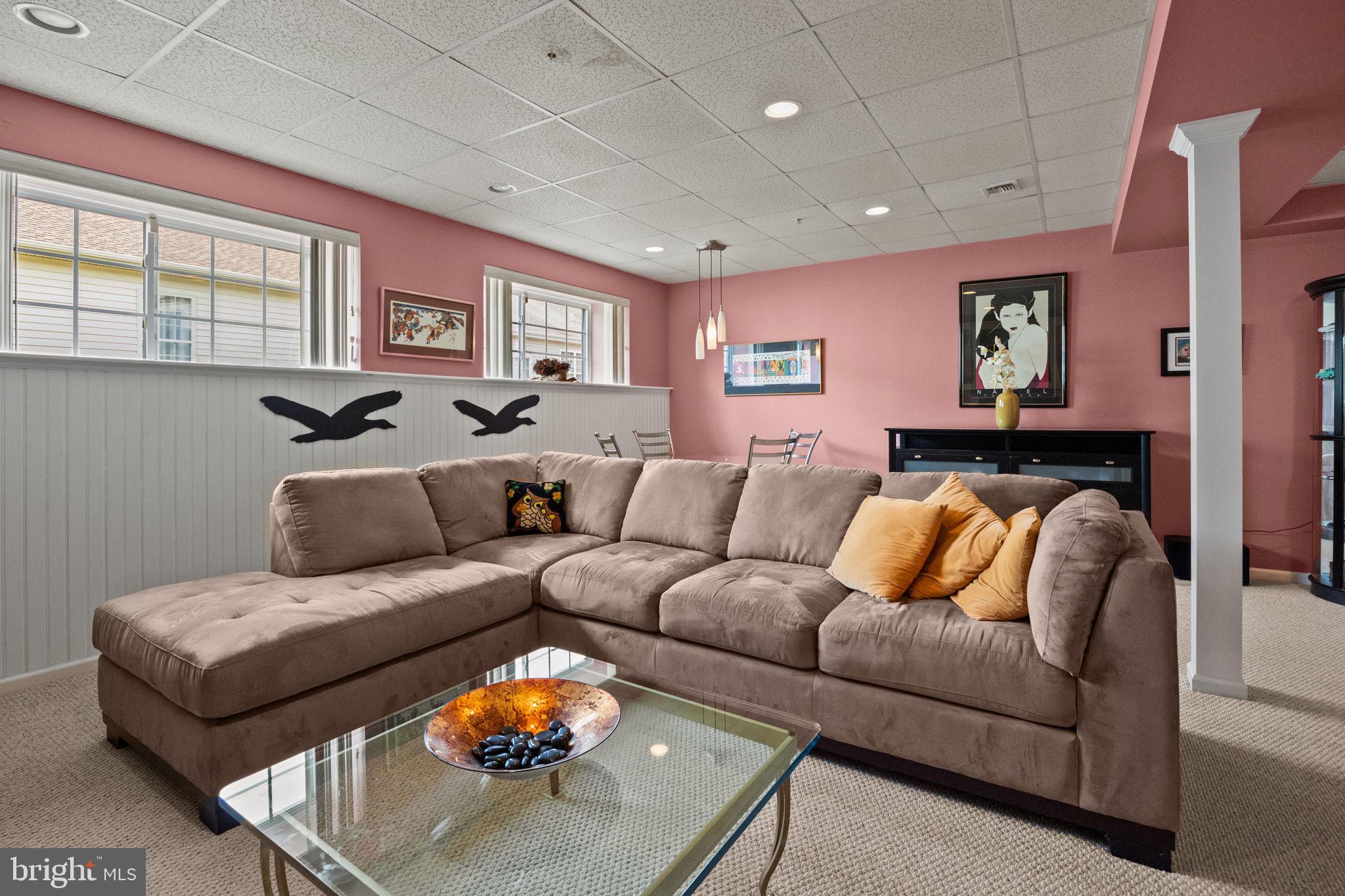 HERITAGE CR ESTS - Residential