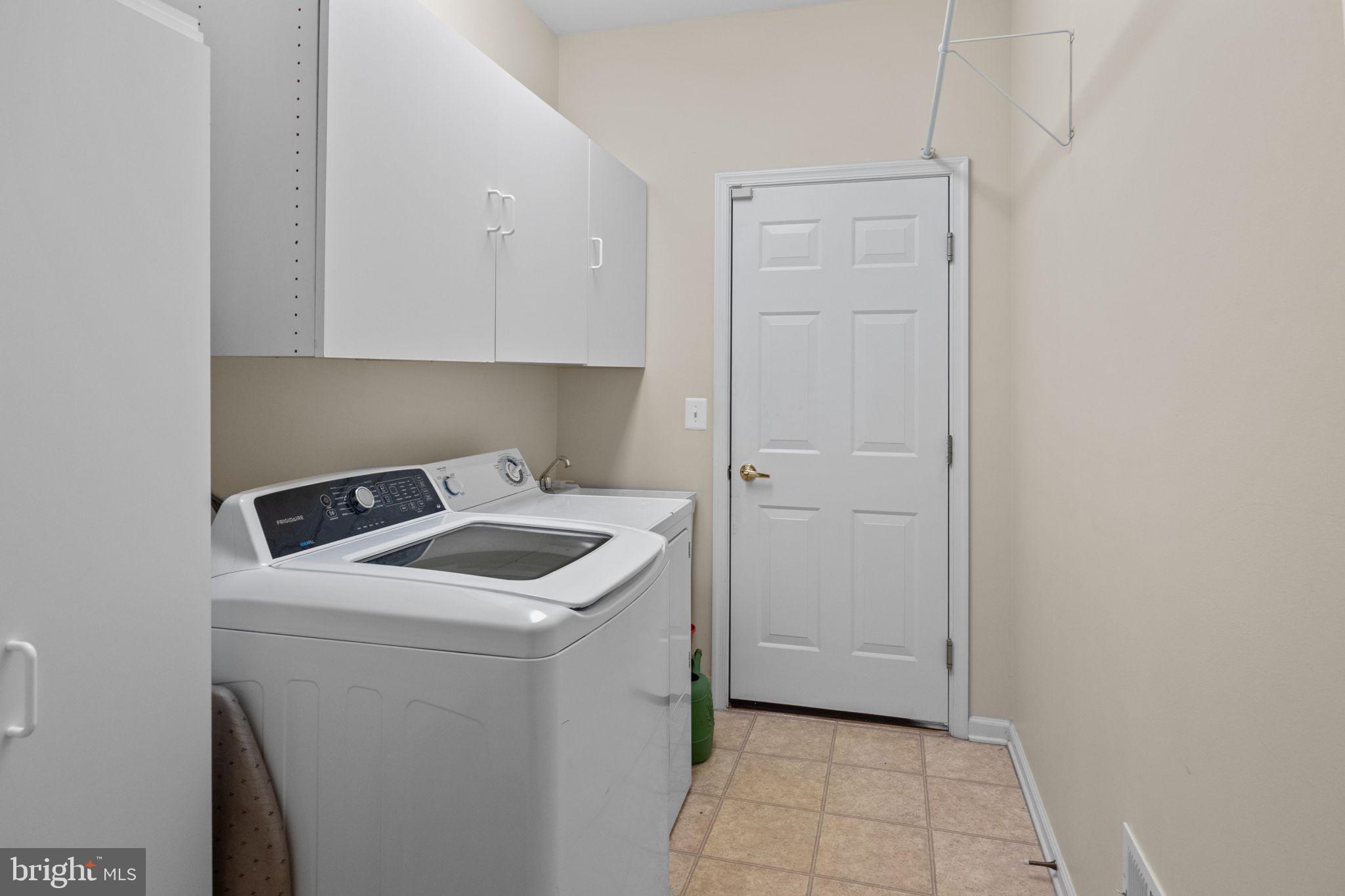 HERITAGE CR ESTS - Residential