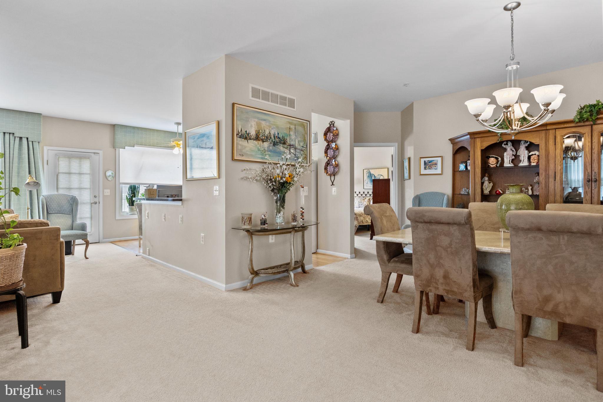 HERITAGE CR ESTS - Residential