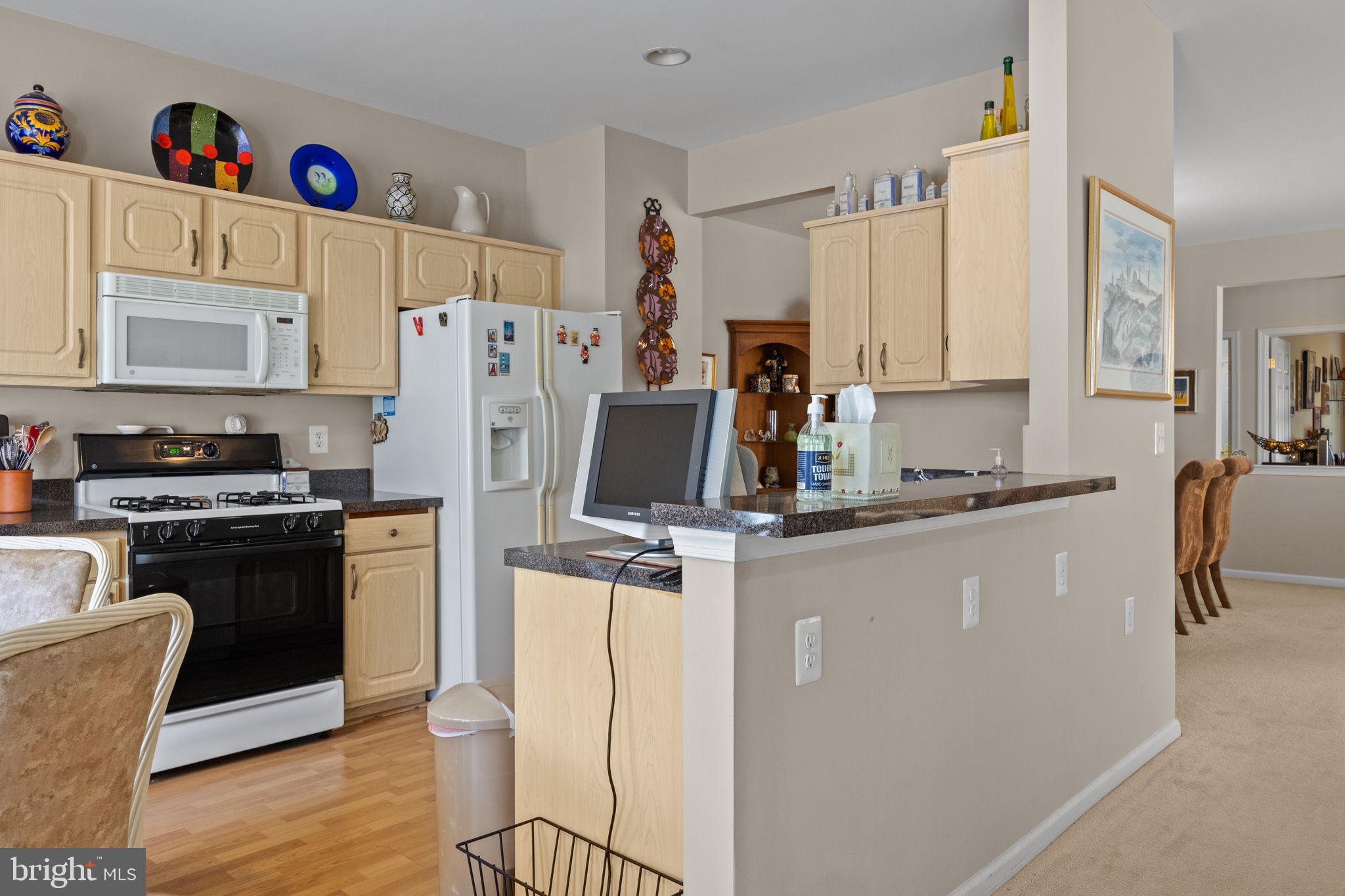 HERITAGE CR ESTS - Residential