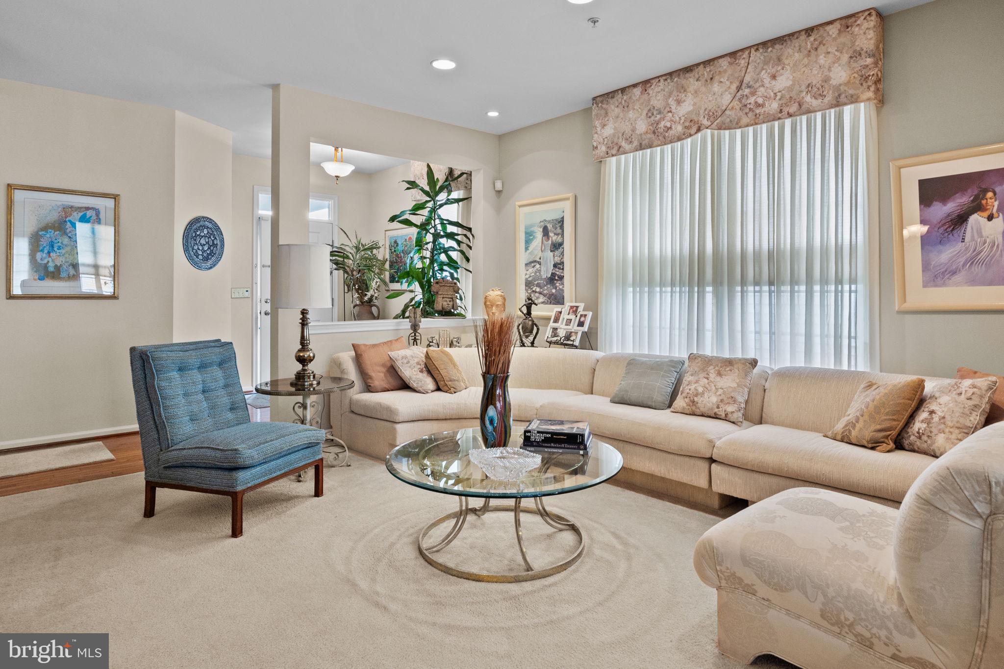 HERITAGE CR ESTS - Residential