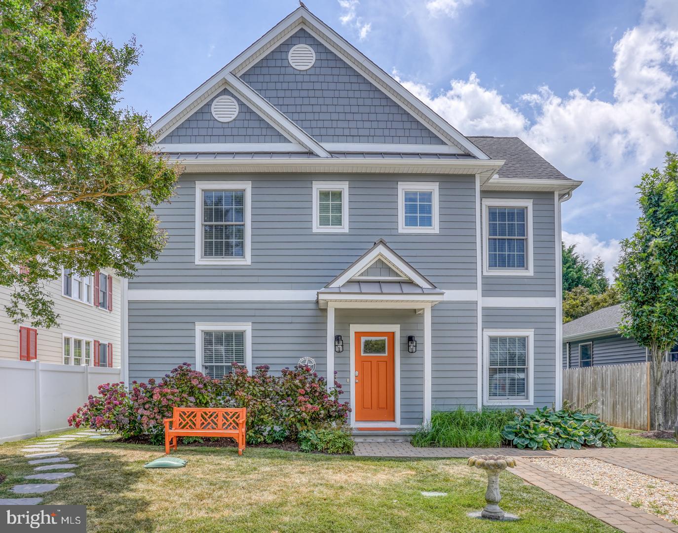 COUNTRY CLUB ESTATES - Residential