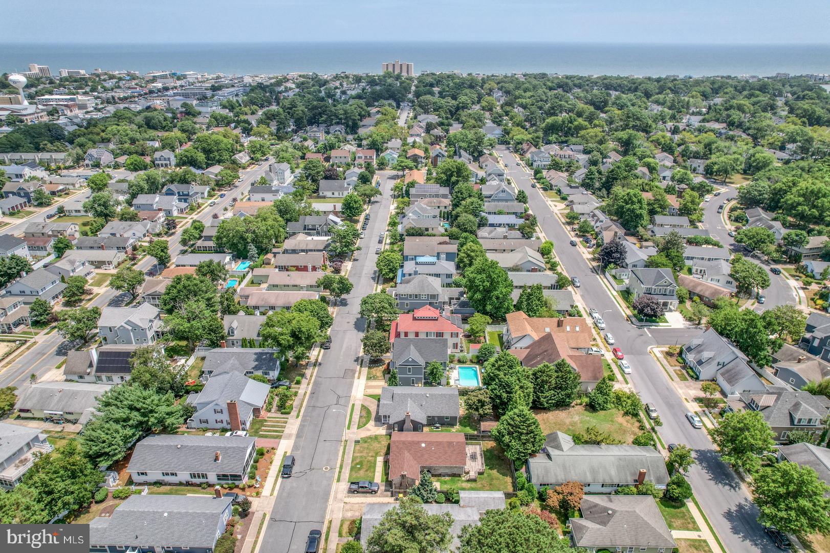 COUNTRY CLUB ESTATES - Residential