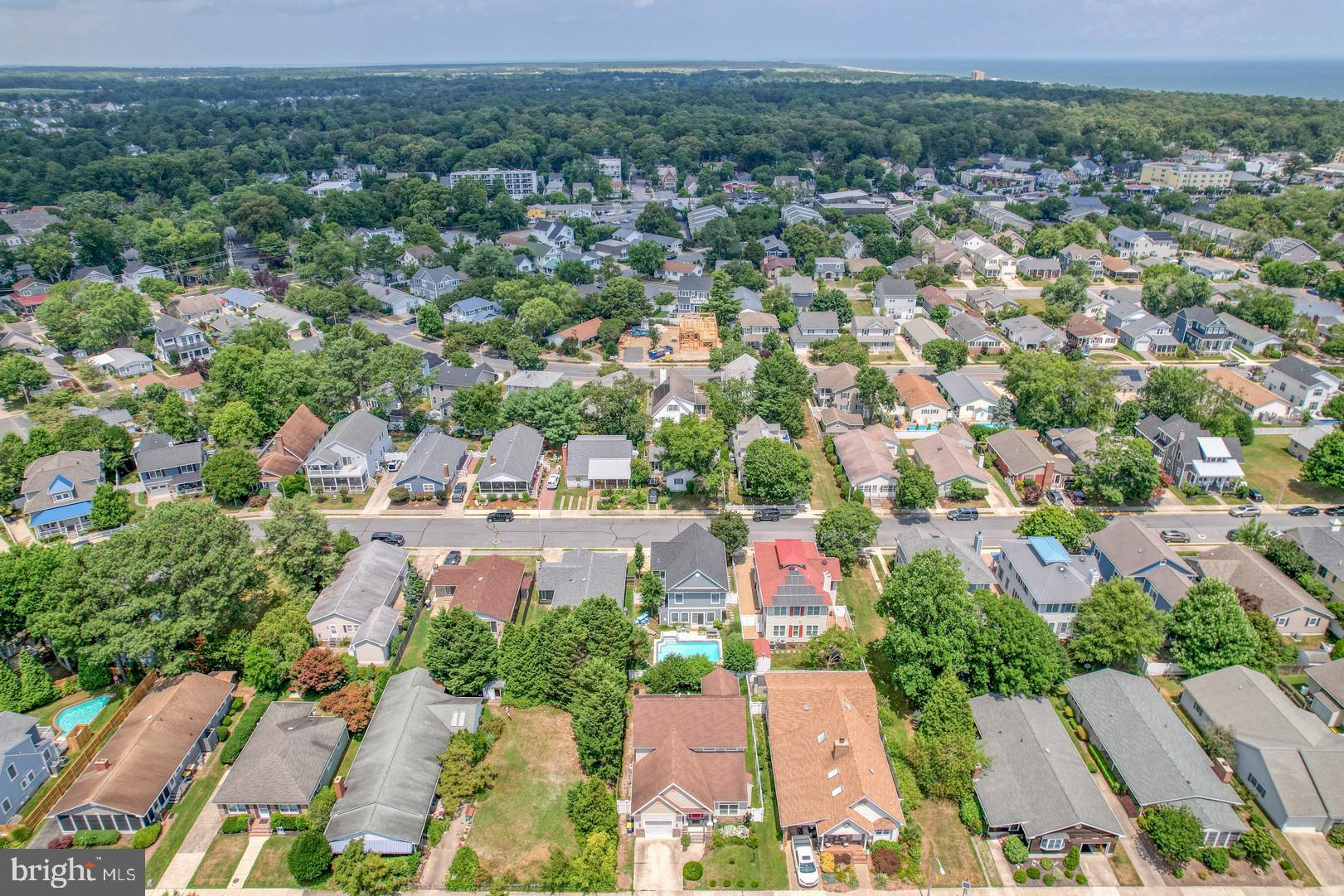 COUNTRY CLUB ESTATES - Residential