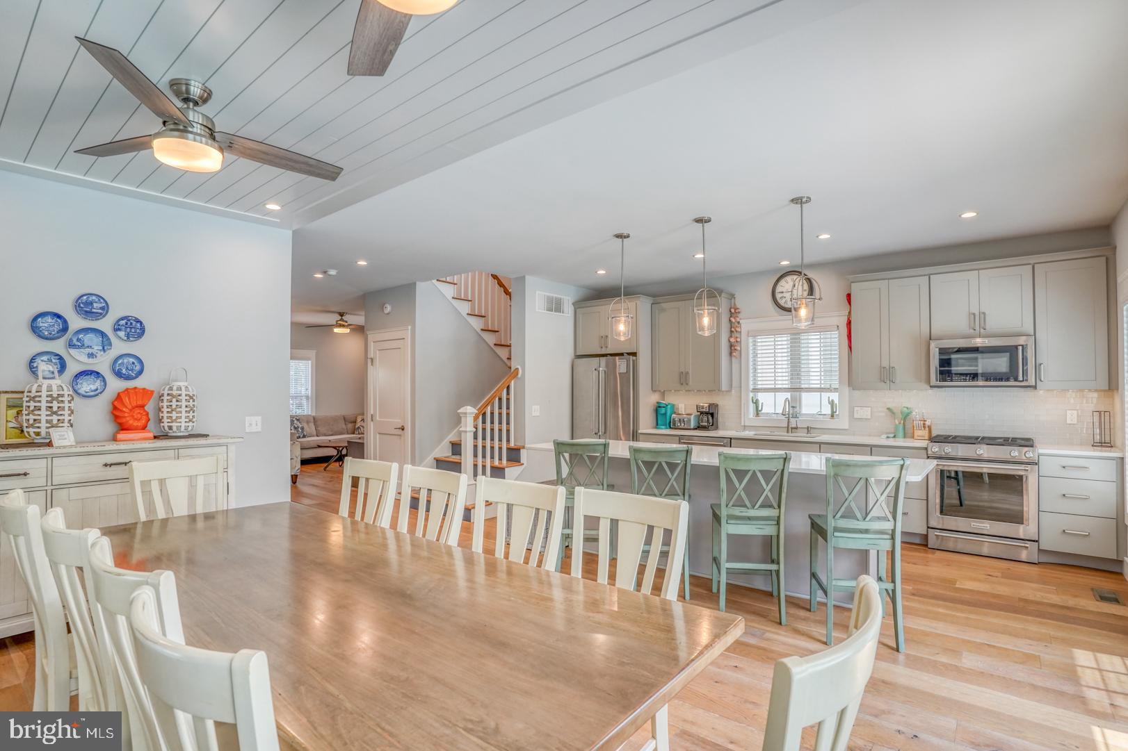 COUNTRY CLUB ESTATES - Residential