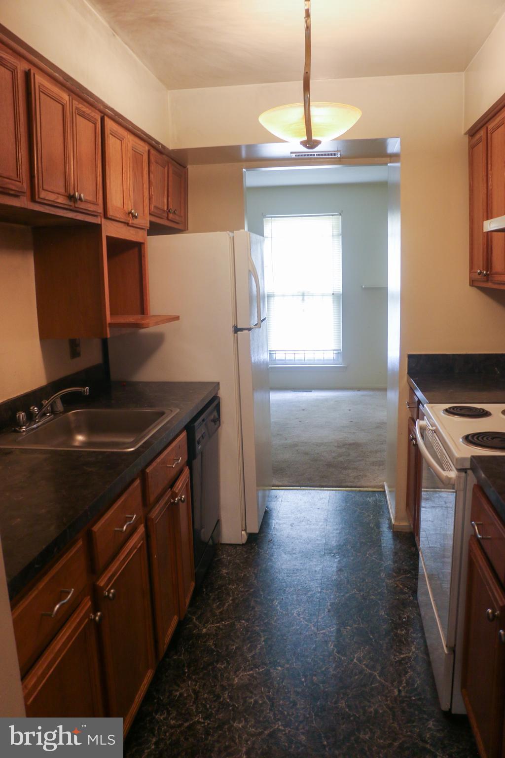 7007 MARBURY COURT