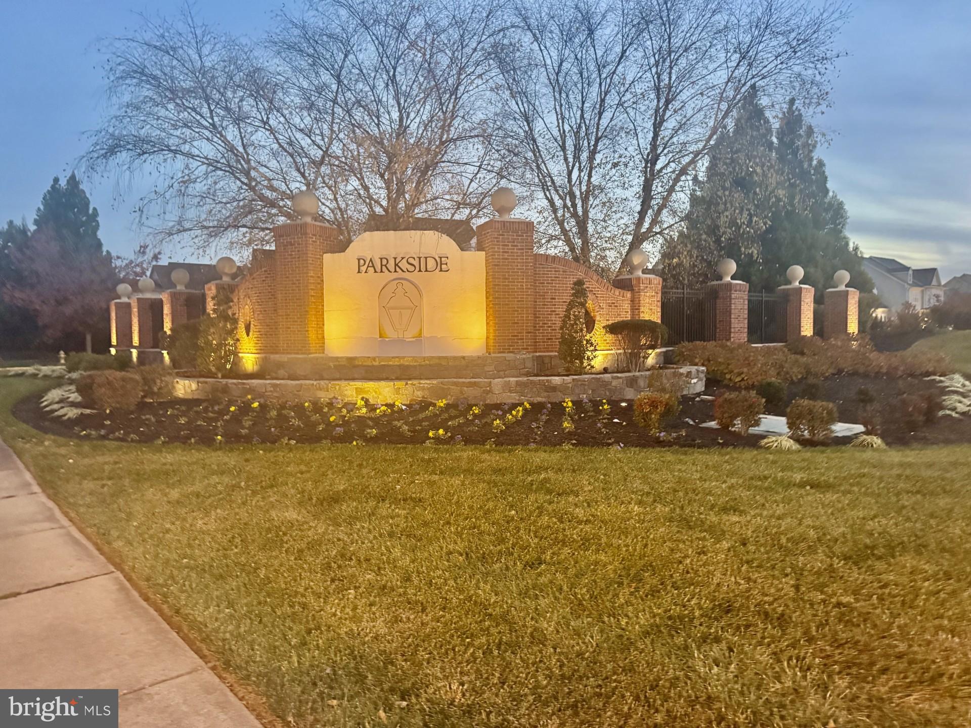 PARKSIDE - Residential