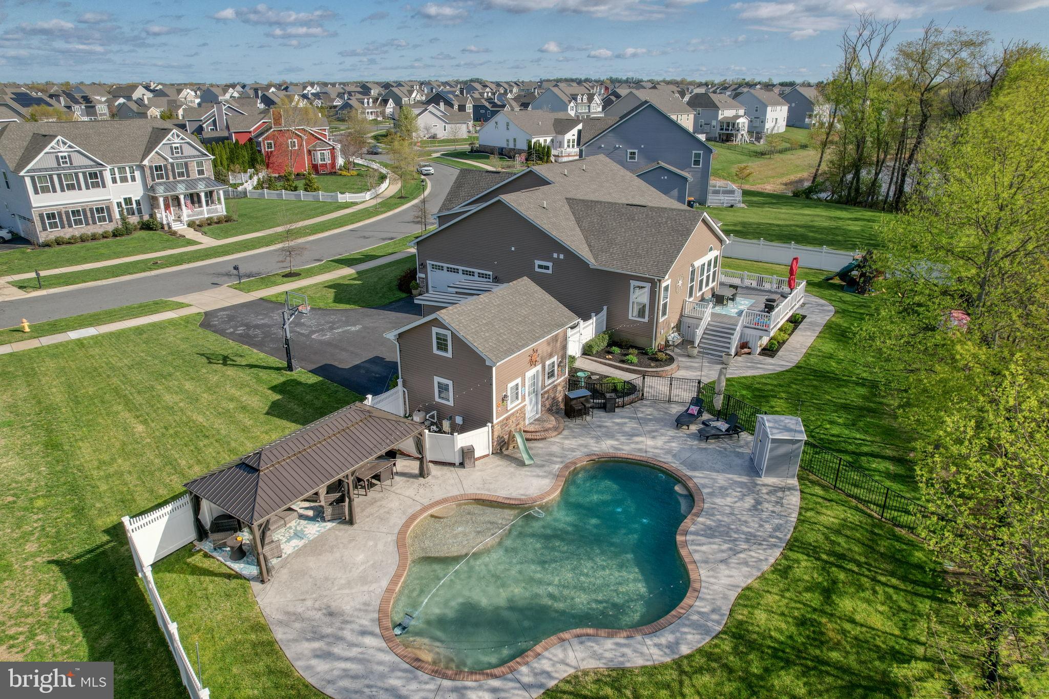 PARKSIDE - Residential