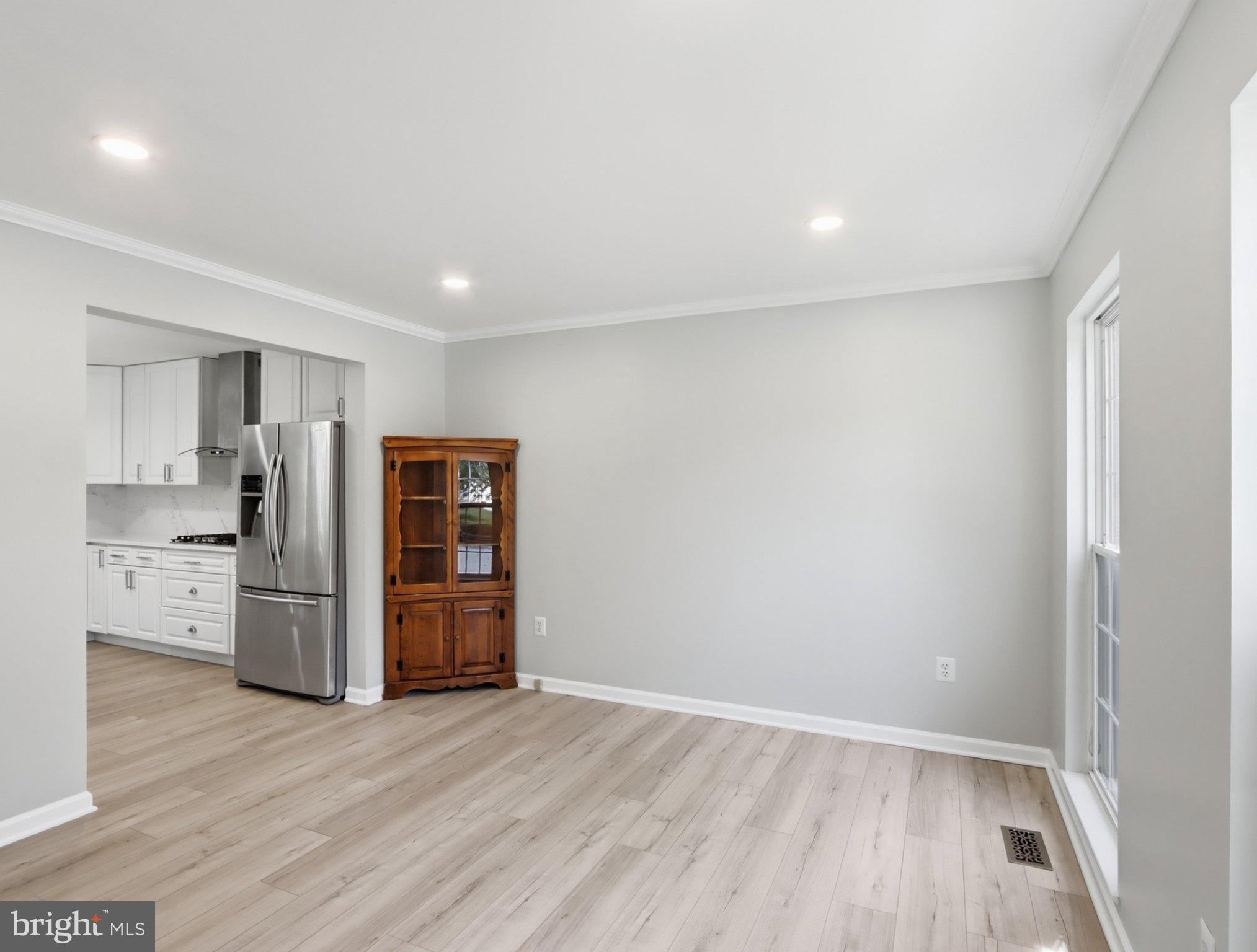 8 QUAILS NEST COURT