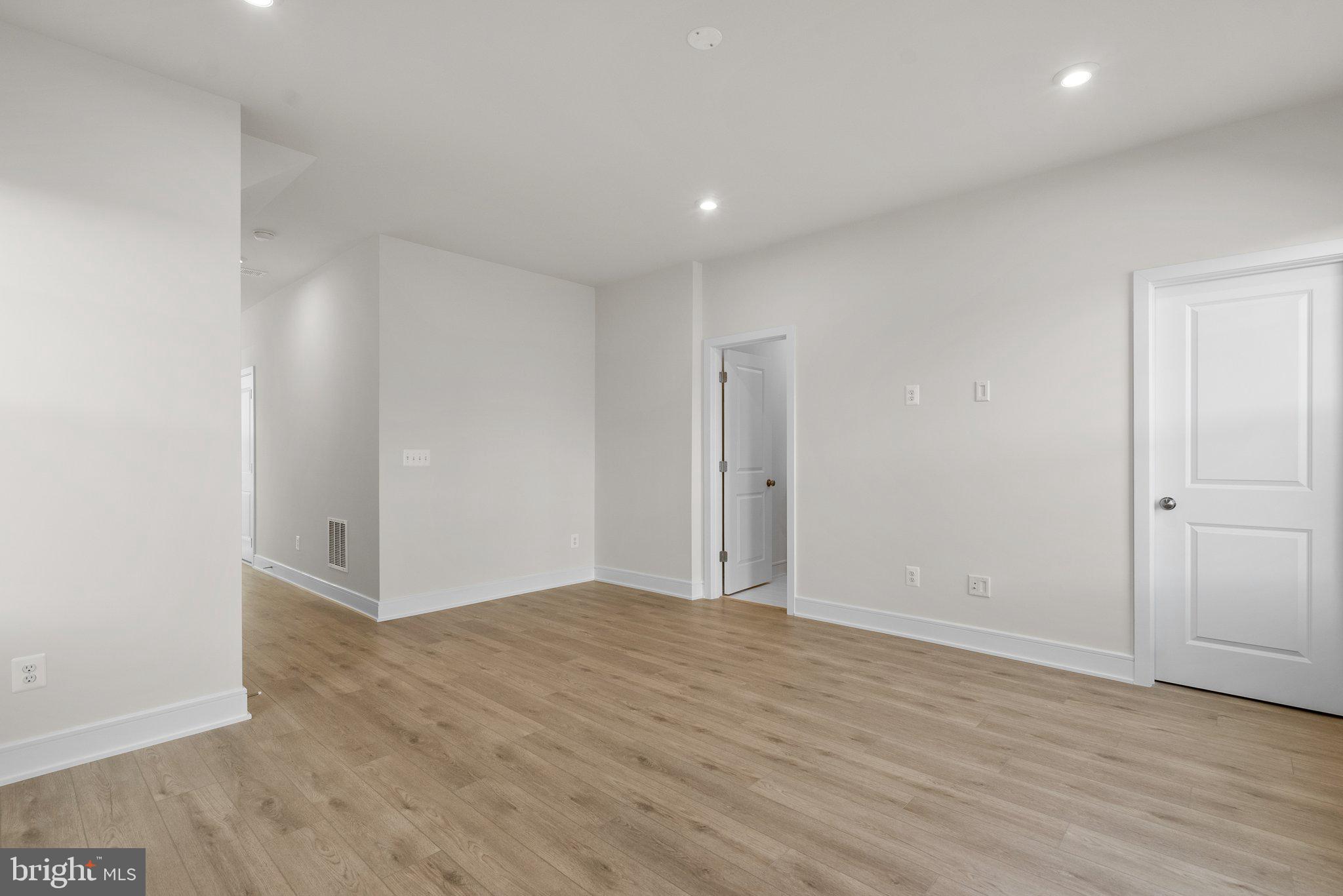 LAKE FREDERICK - Residential