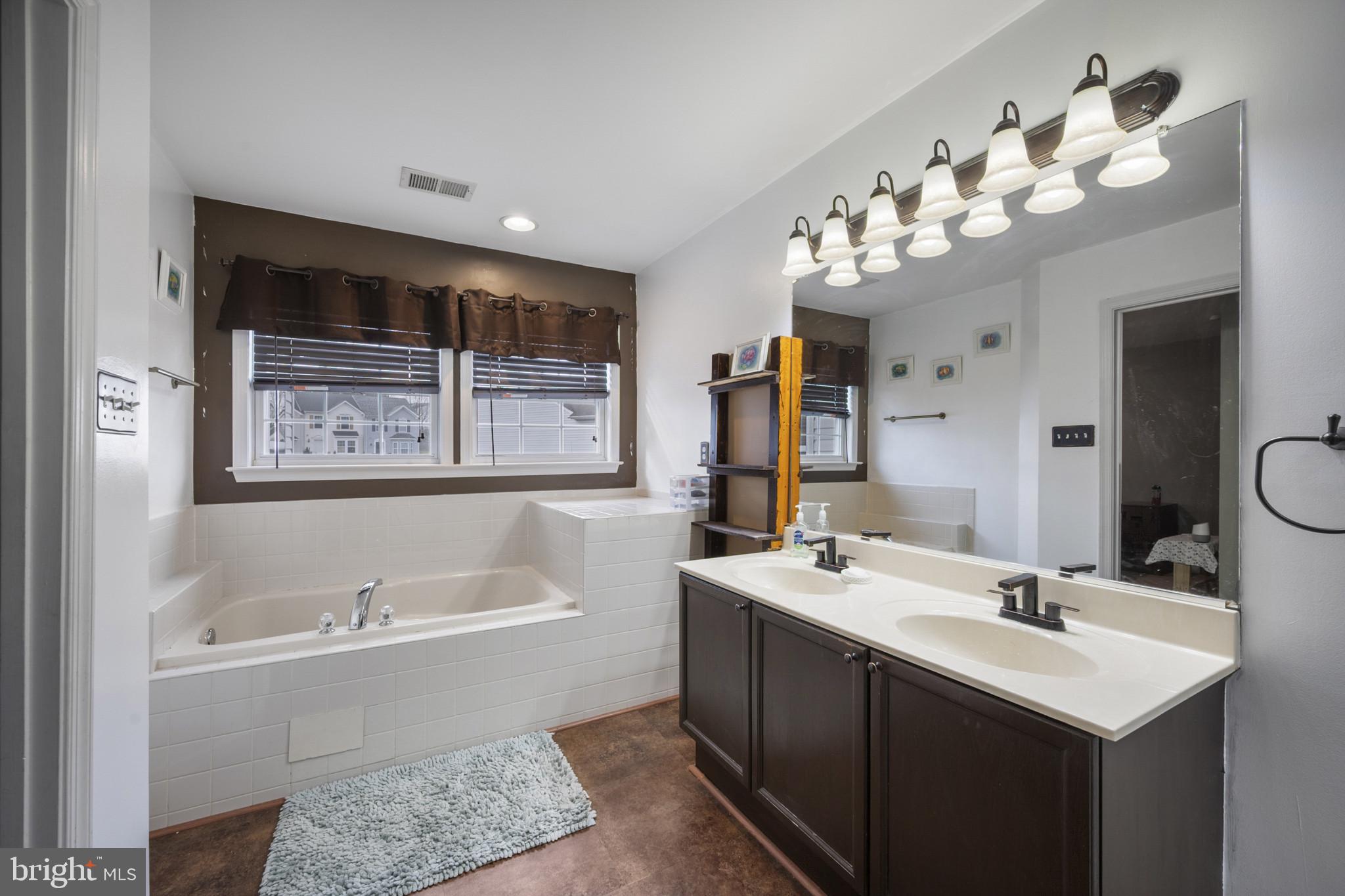 FAIRWAYS AT STONEBRIDGE - Residential