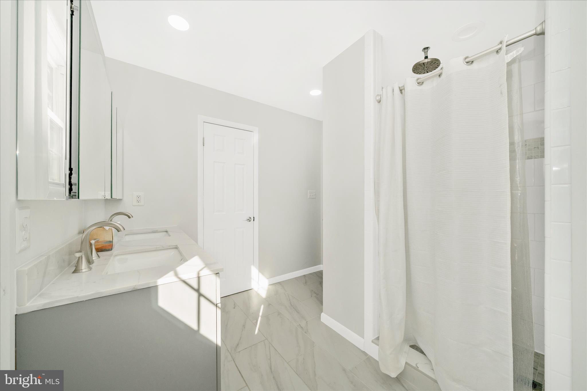 MARY-CATHERINE ESTATES - Residential