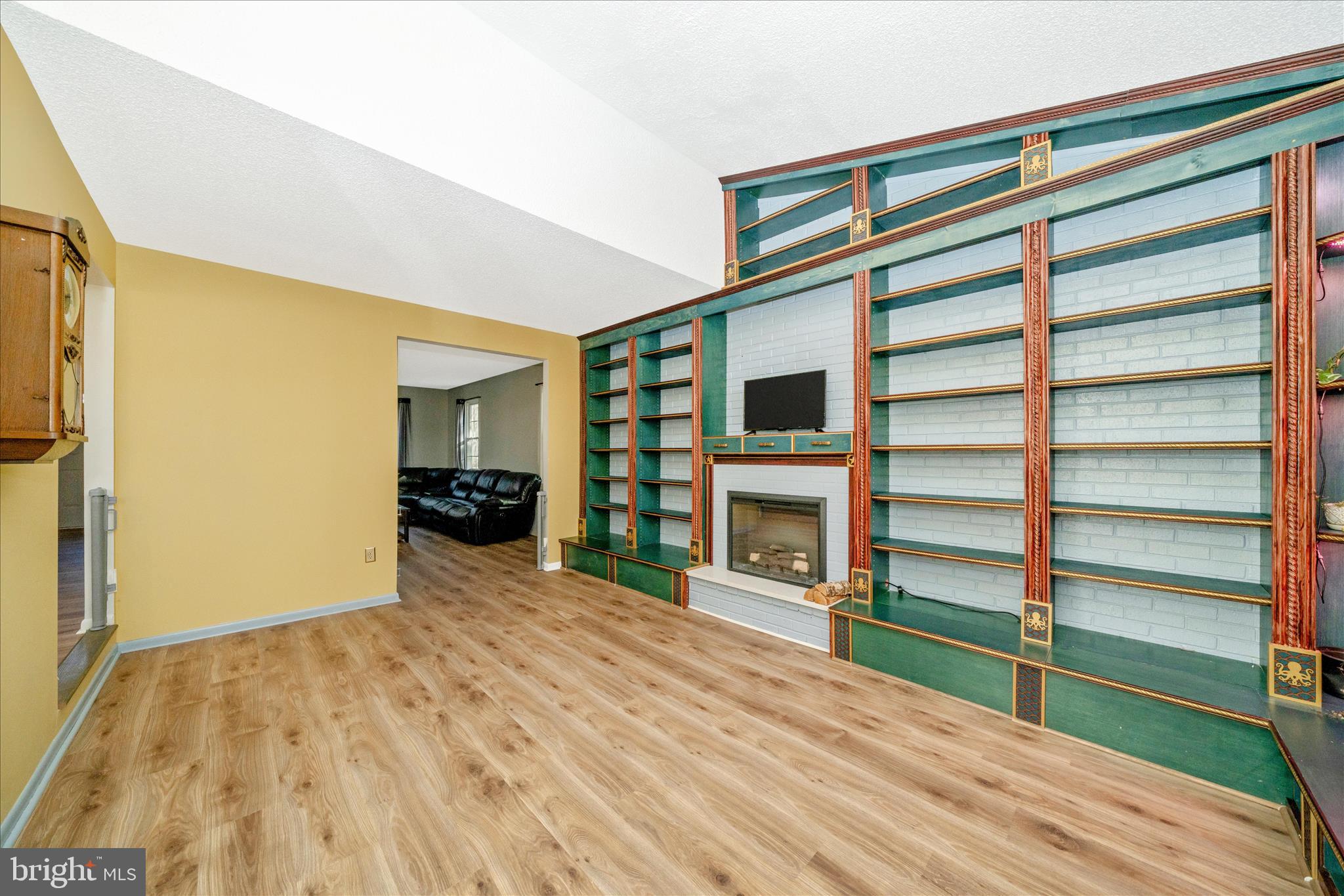 MARY-CATHERINE ESTATES - Residential