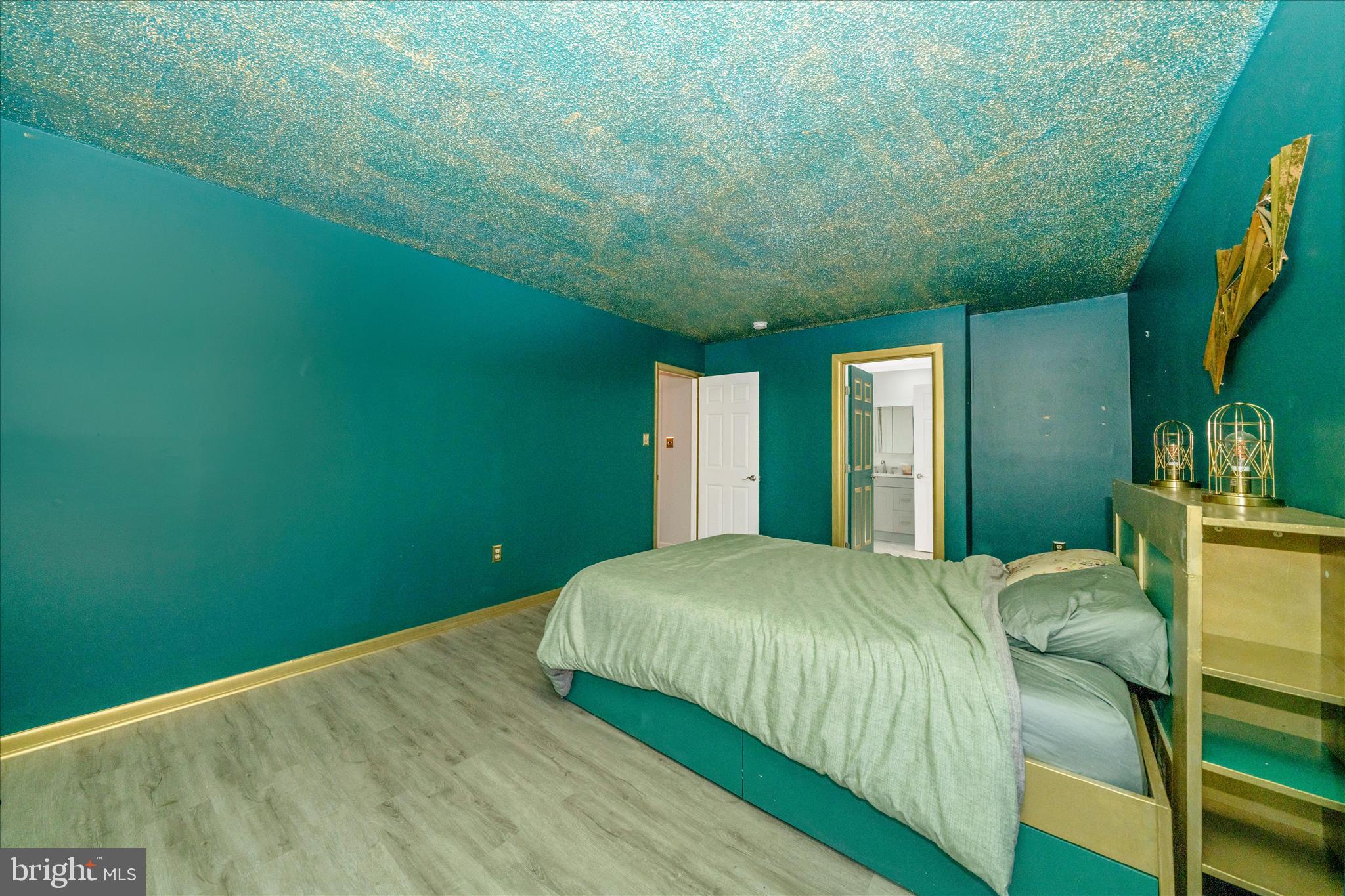 MARY-CATHERINE ESTATES - Residential