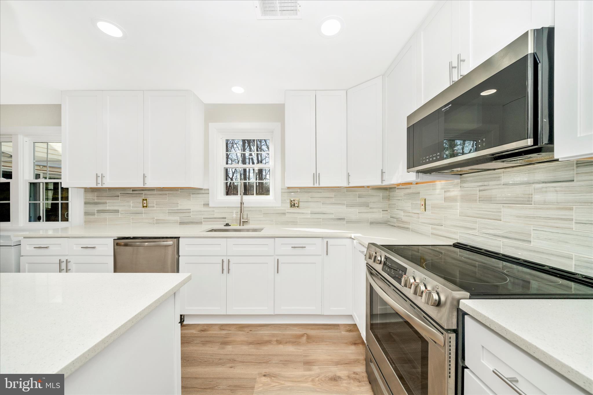 MARY-CATHERINE ESTATES - Residential