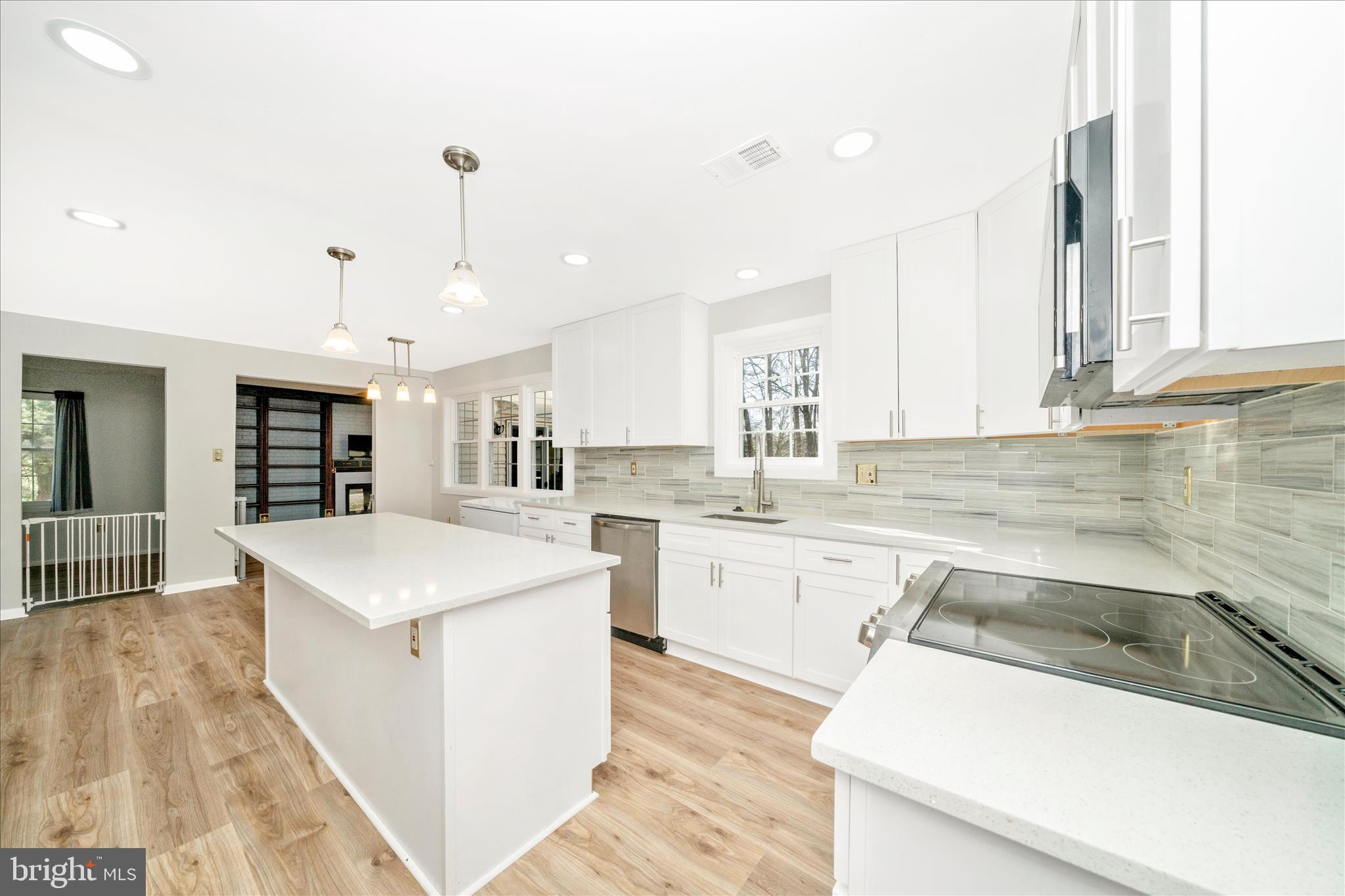 MARY-CATHERINE ESTATES - Residential