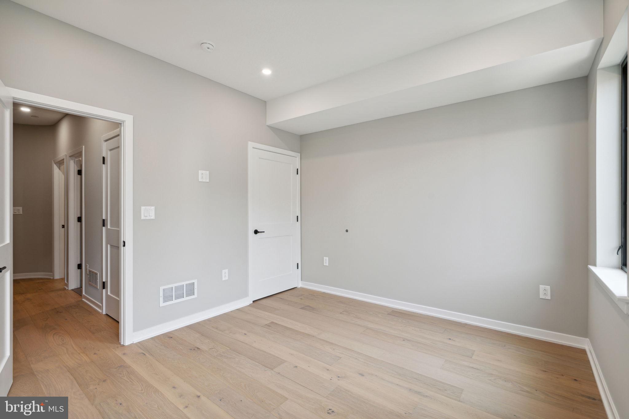 GRADUATE HOSPITAL - Residential