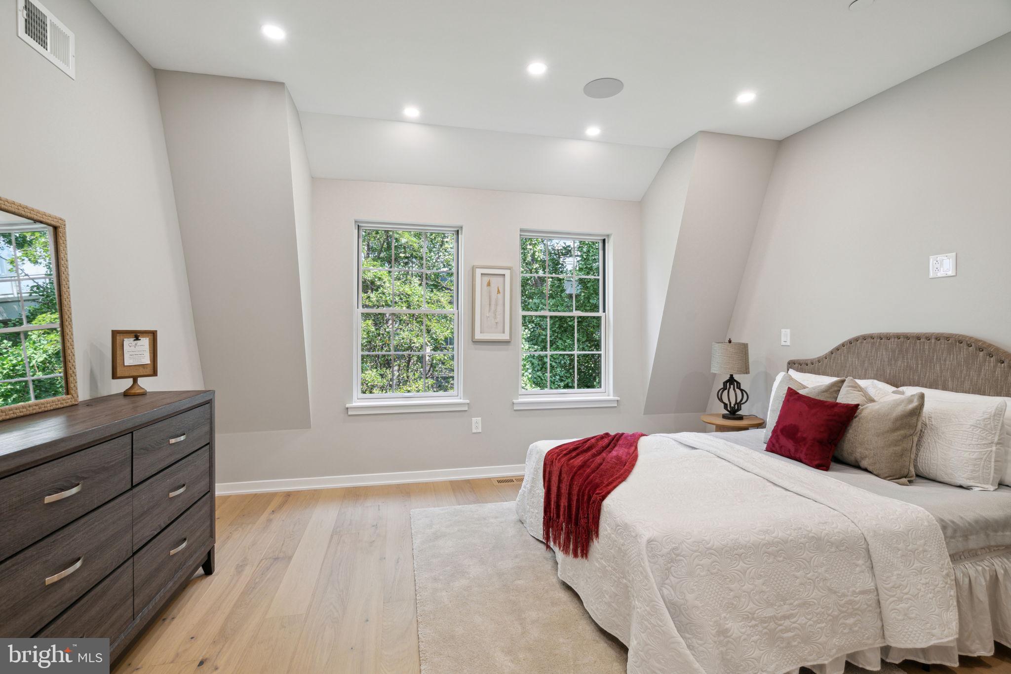 GRADUATE HOSPITAL - Residential