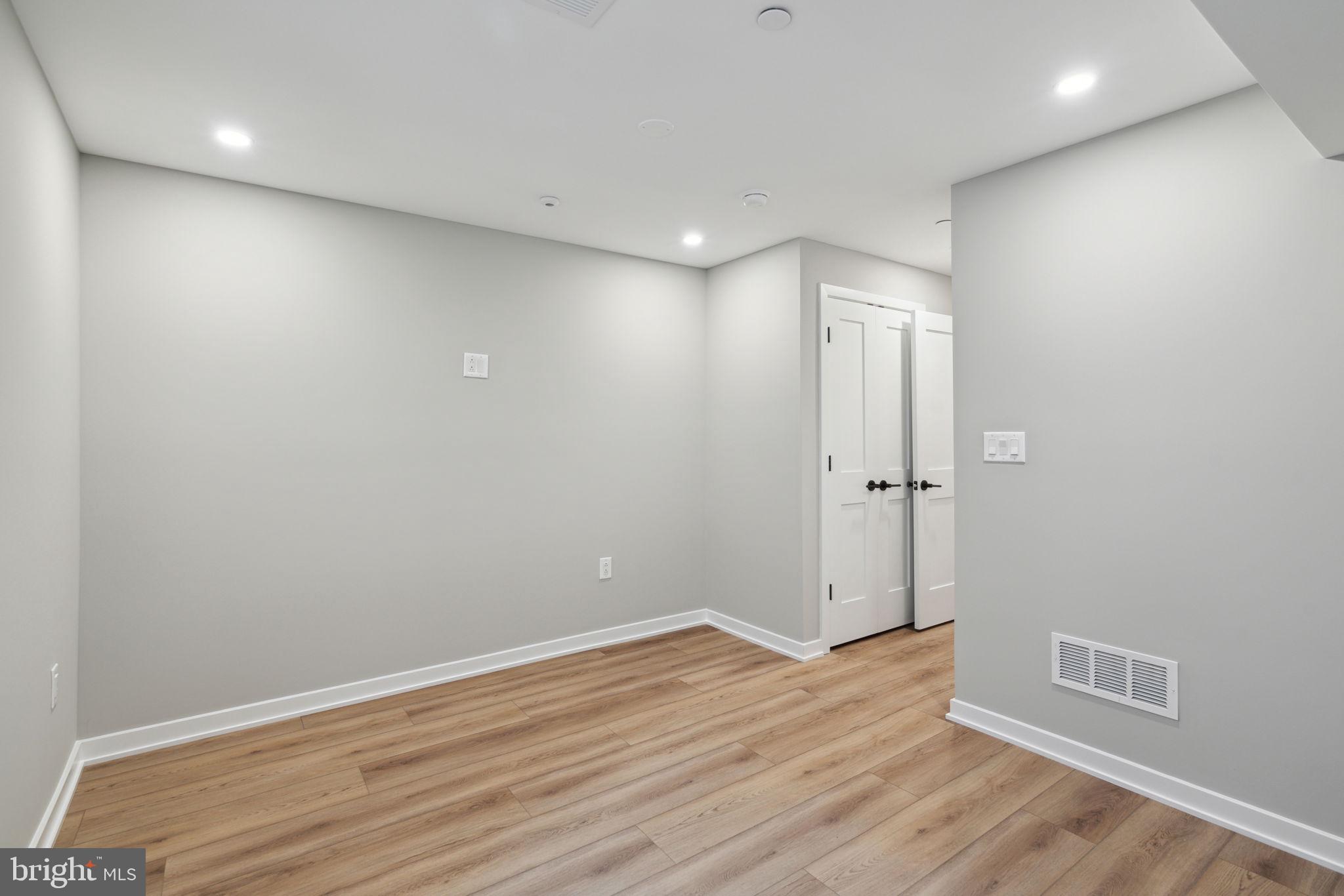 GRADUATE HOSPITAL - Residential