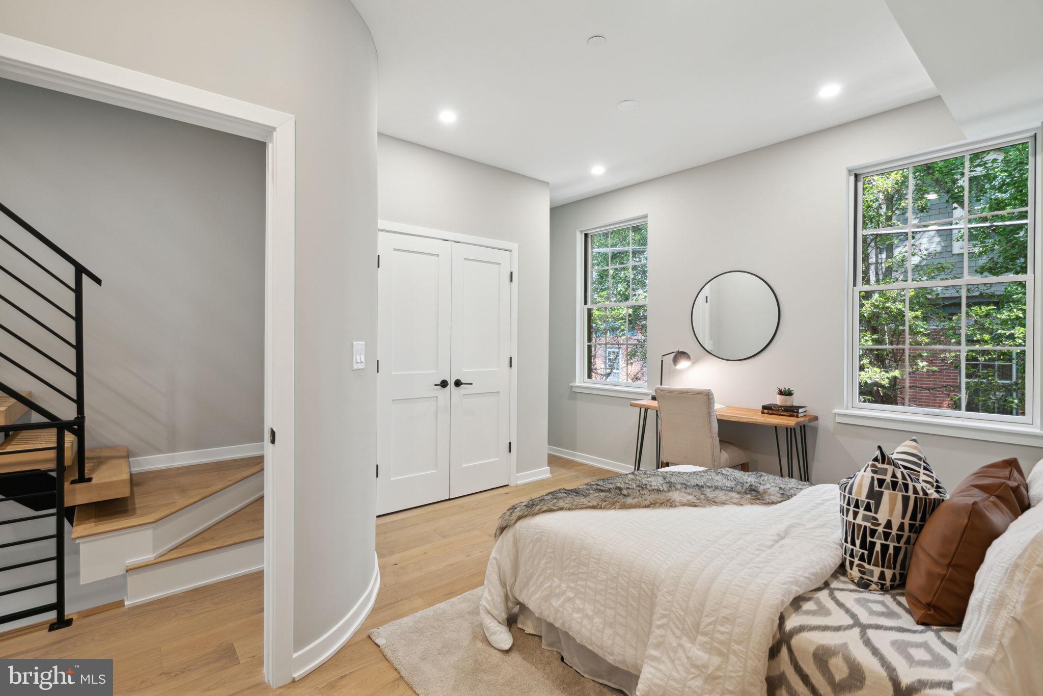 GRADUATE HOSPITAL - Residential