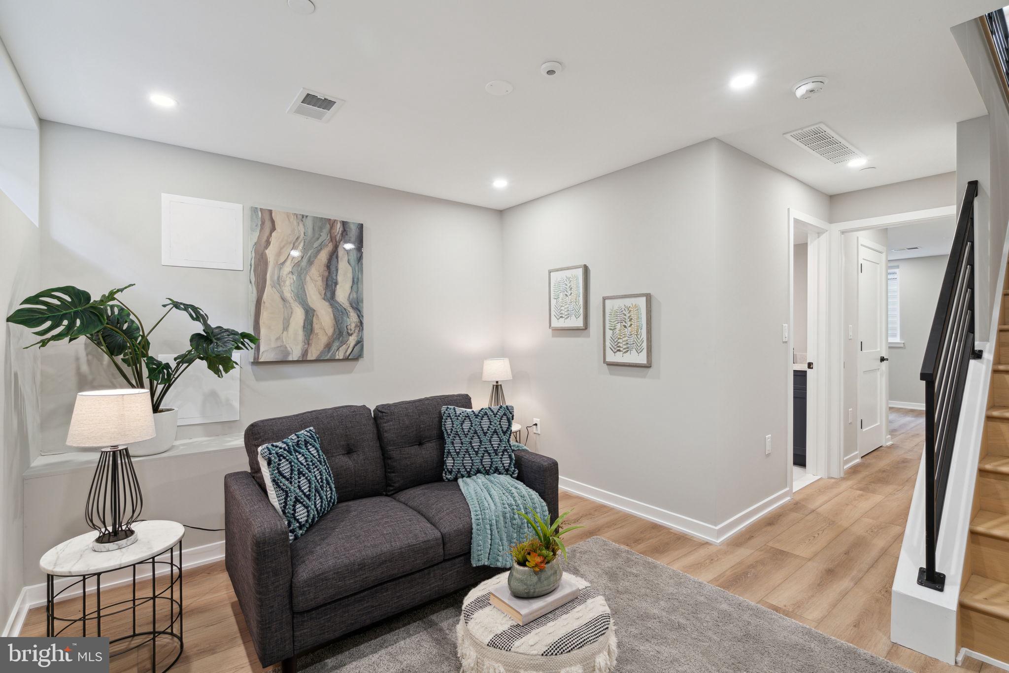 GRADUATE HOSPITAL - Residential