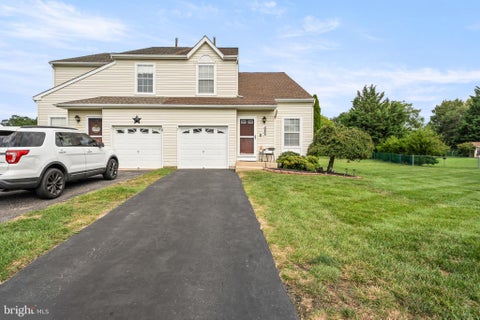Townhouse For Sale - 435 Longfellow Drive<br/> Gloucester County, WILLIAMSTOWN, NJ 08094