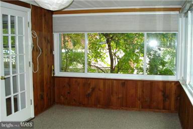 COLUMBIA FOREST - Residential Lease