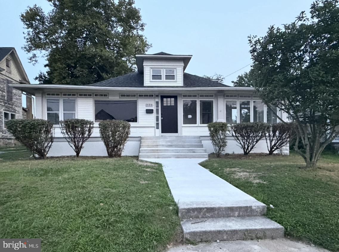 226 W HIGH STREET